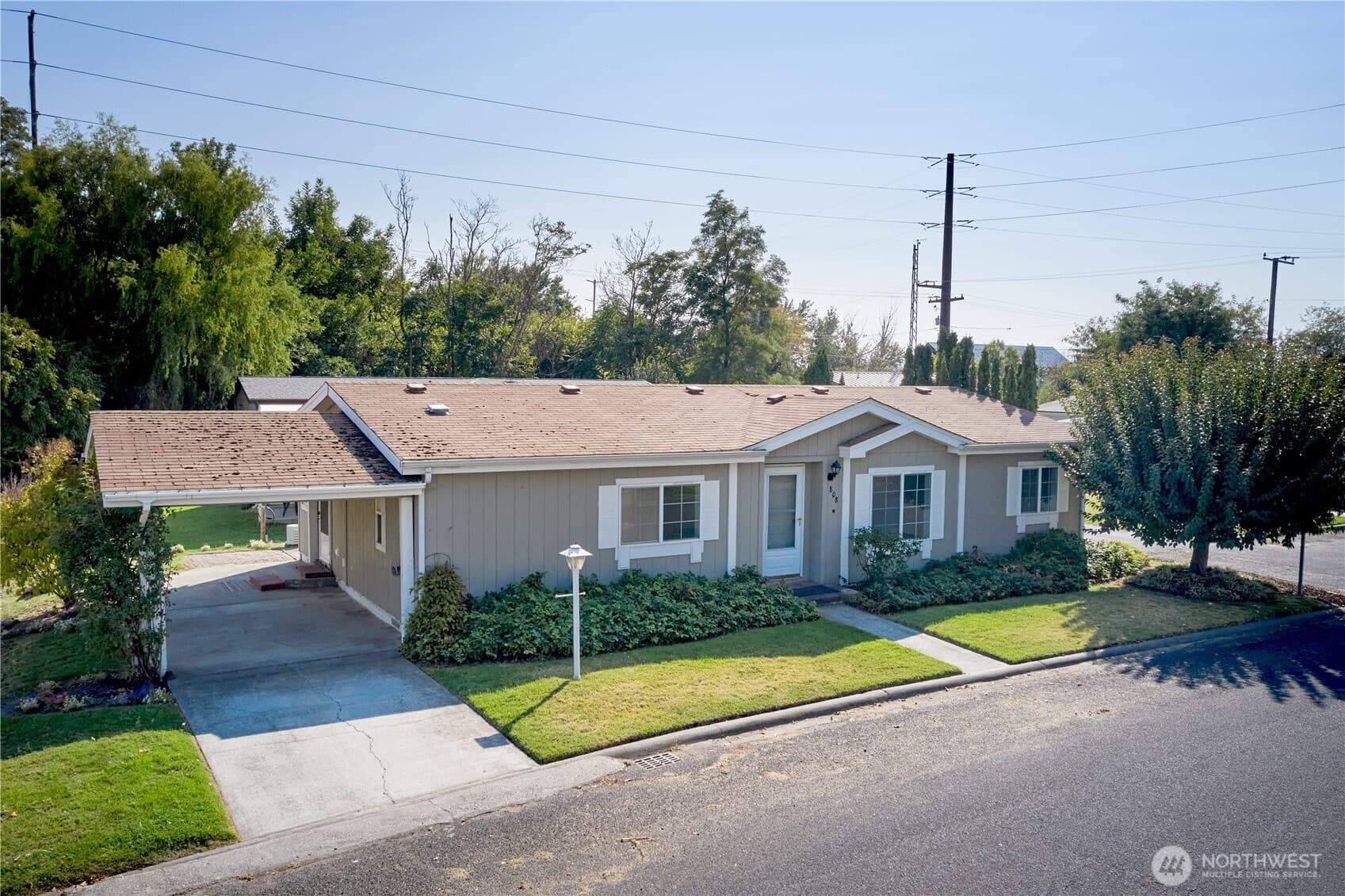 808 Mockingbird Drive