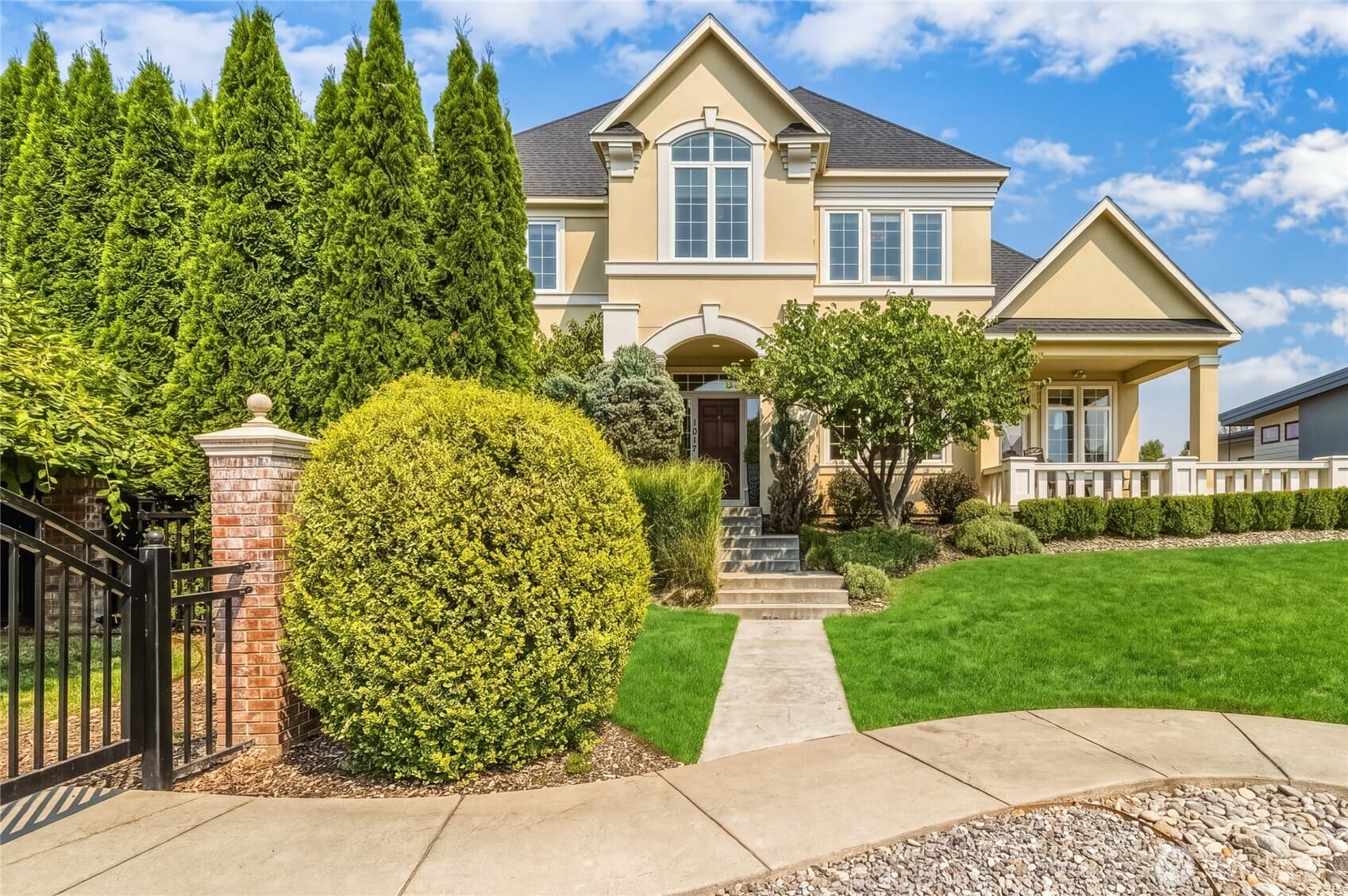 1017 Crestlane Drive