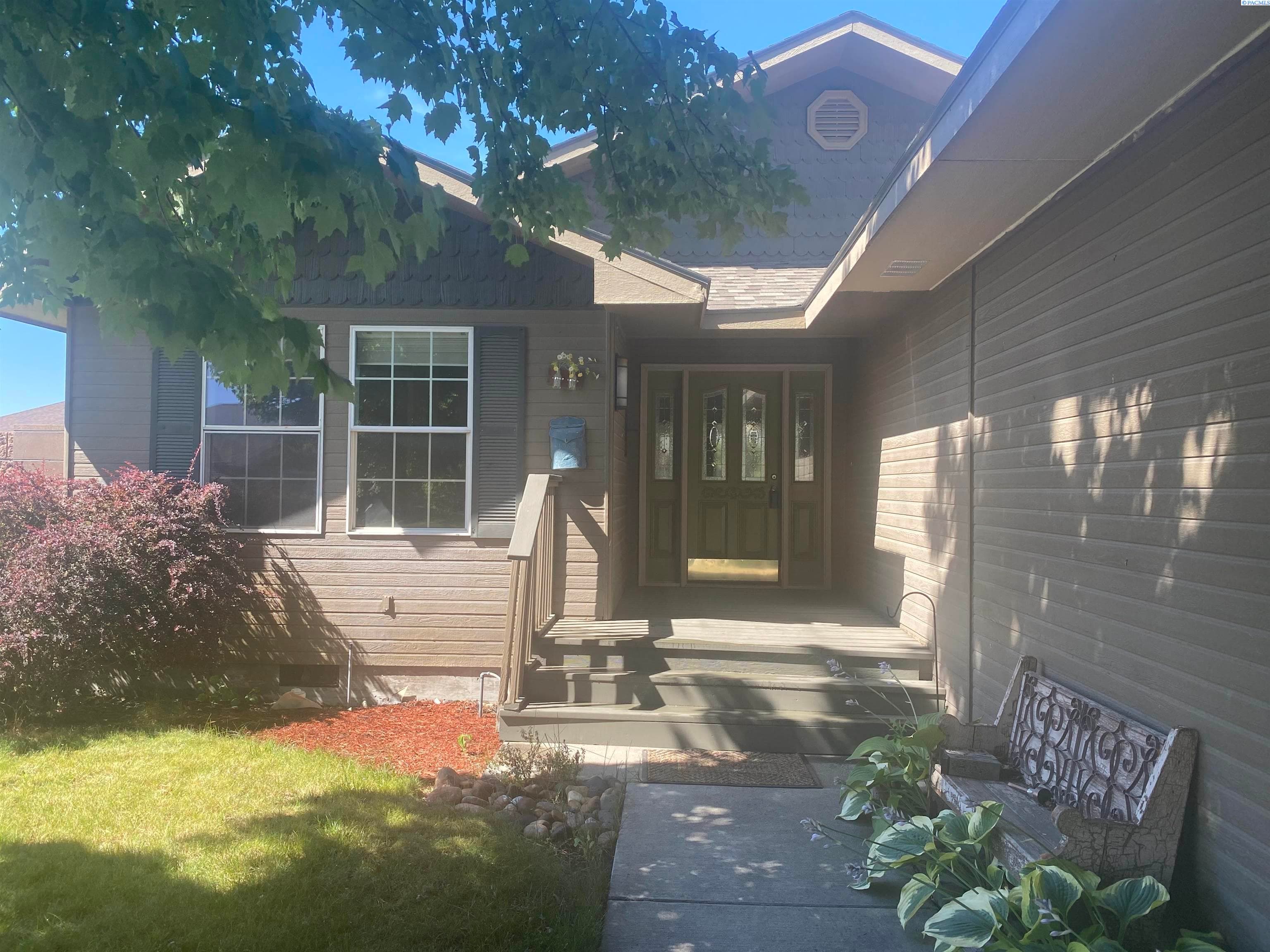 4111 Hilltop Drive