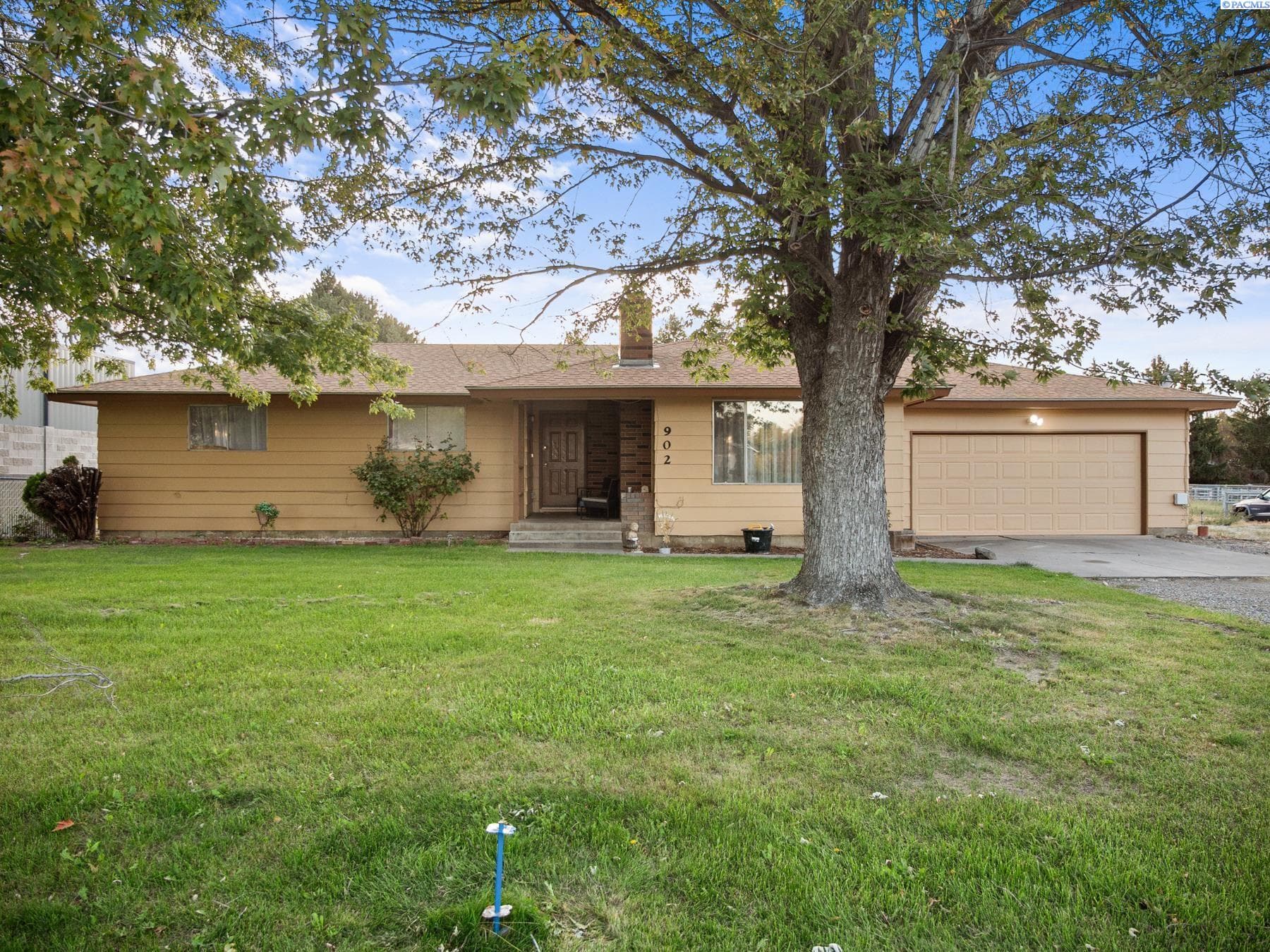 902 Kellogg