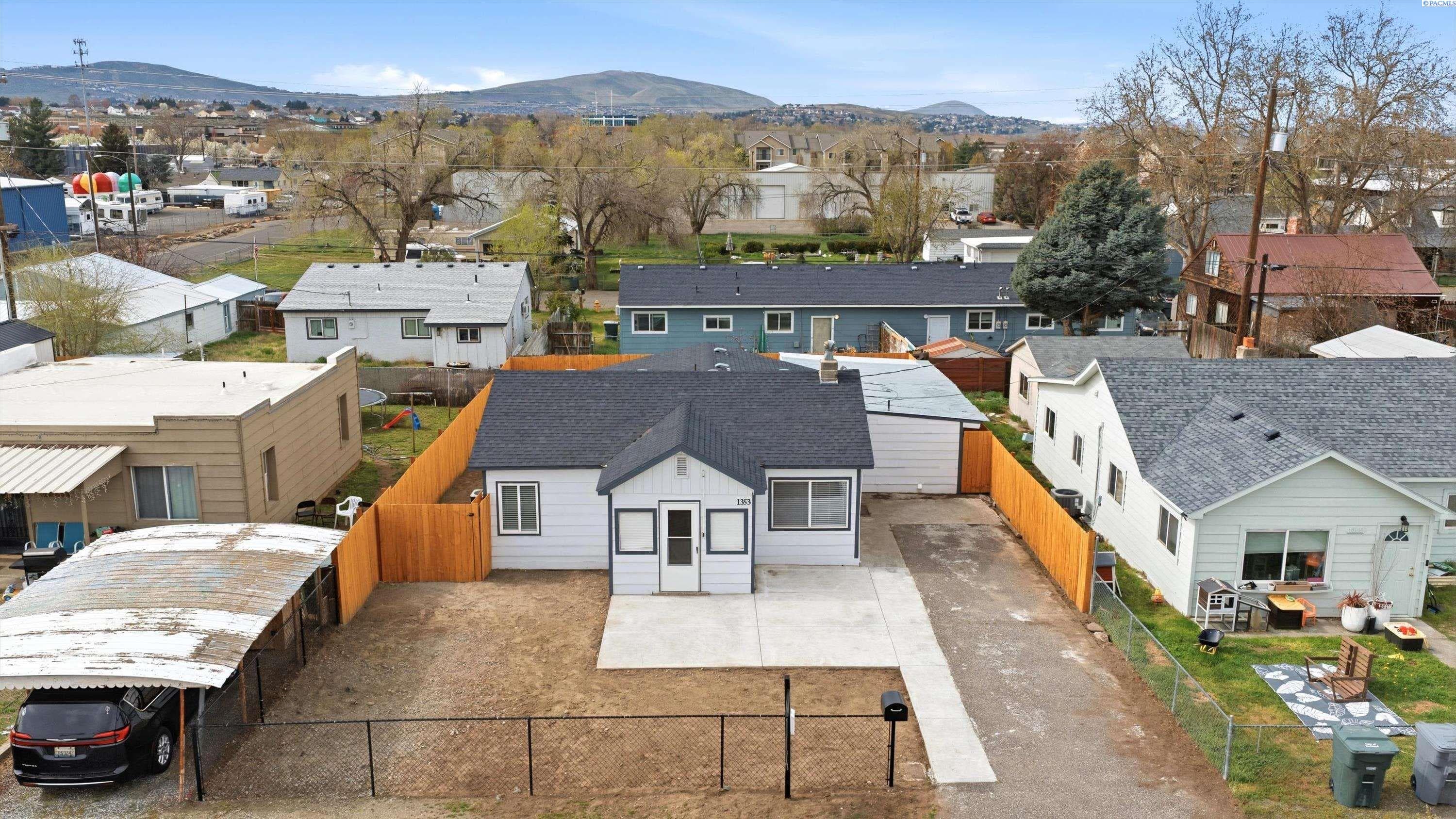 1353 Carolina Ave