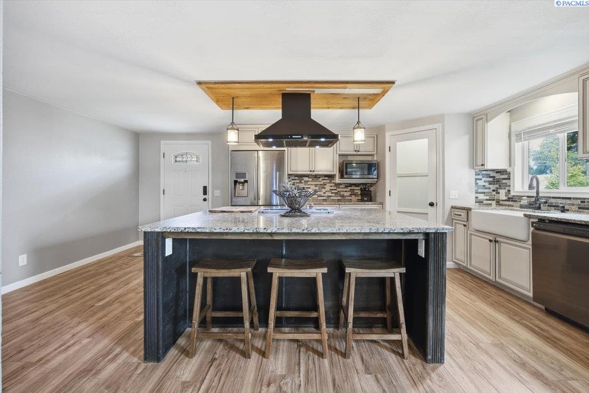 912 Cottonwood Drive