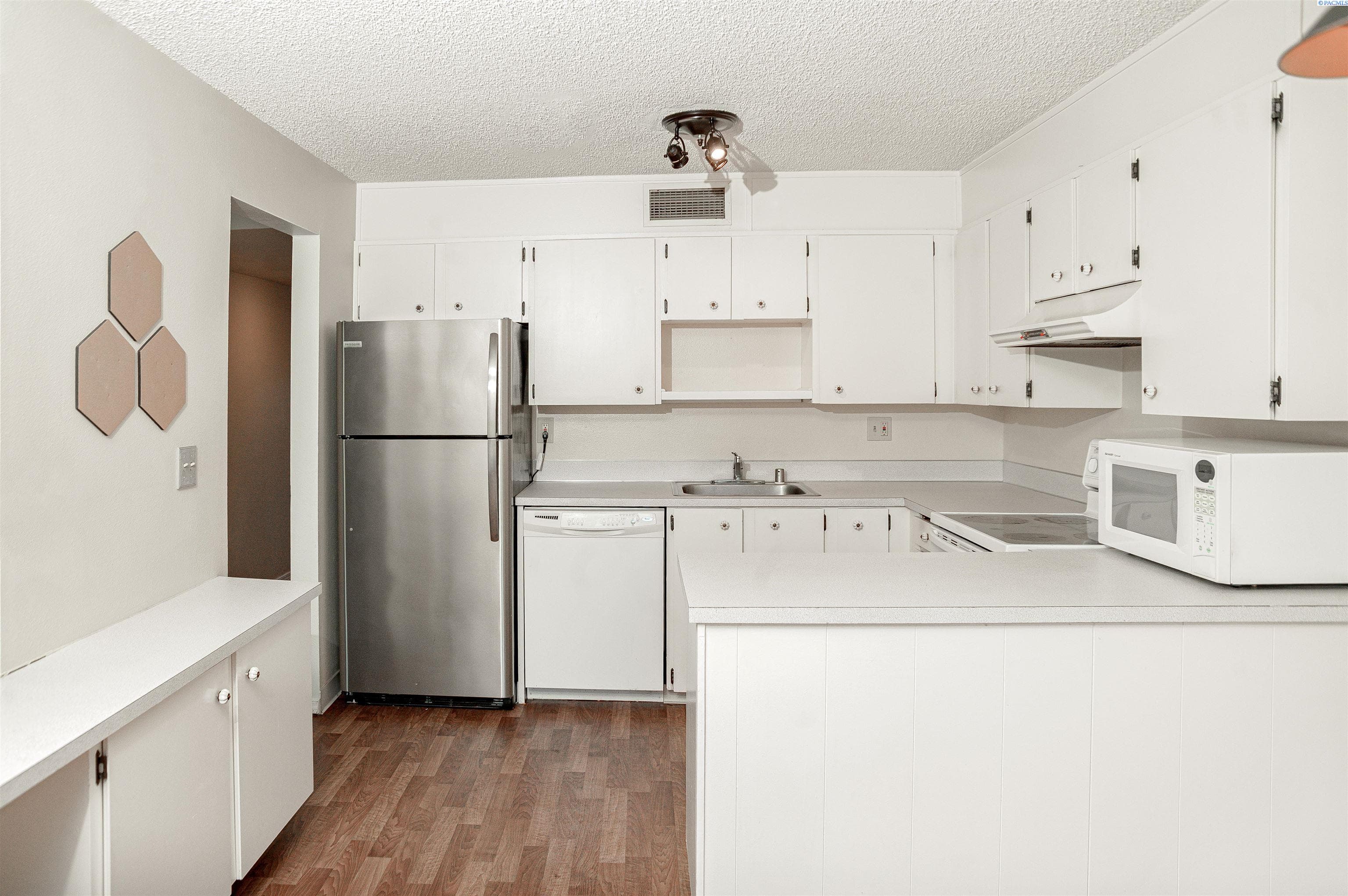303 Gage Blvd, Unit 324