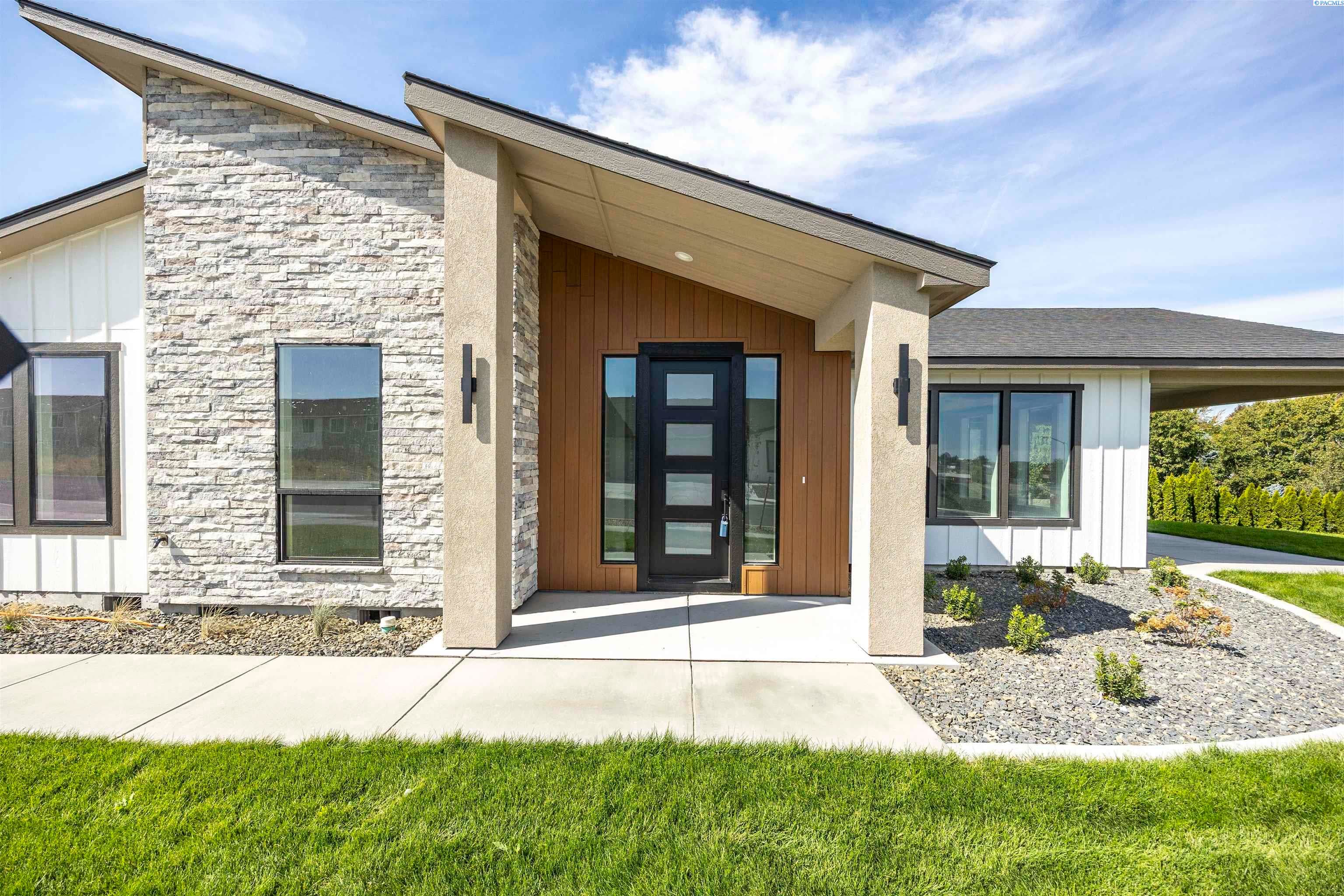2324 Lariat Lane