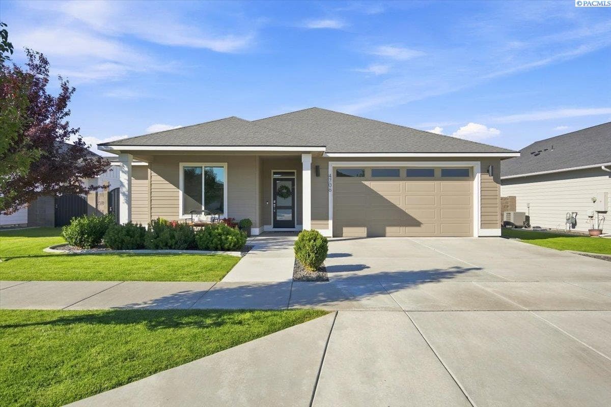 4706 Village View — photo 1