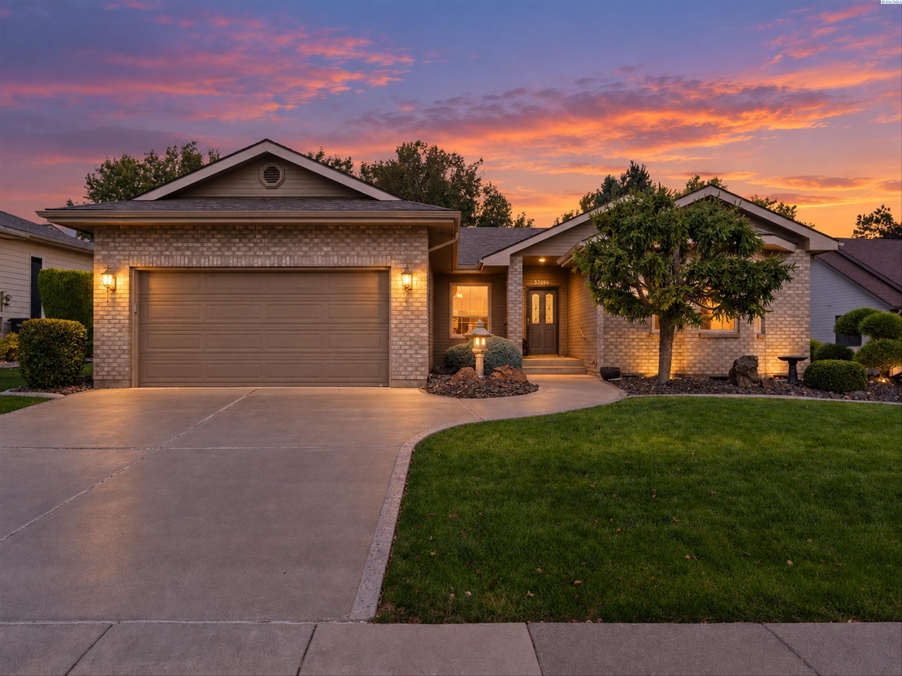 3200 Johnson Pl