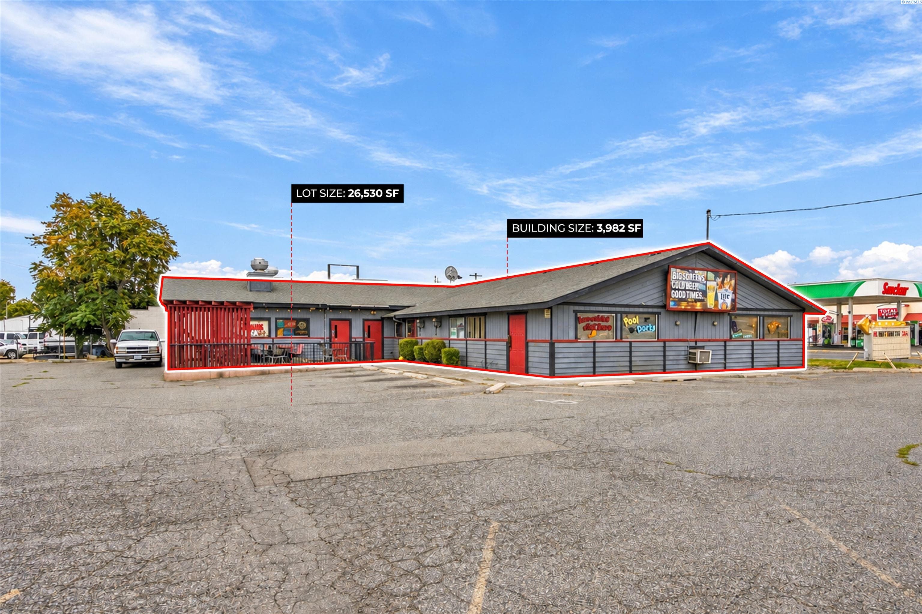 900 Columbia Dr
