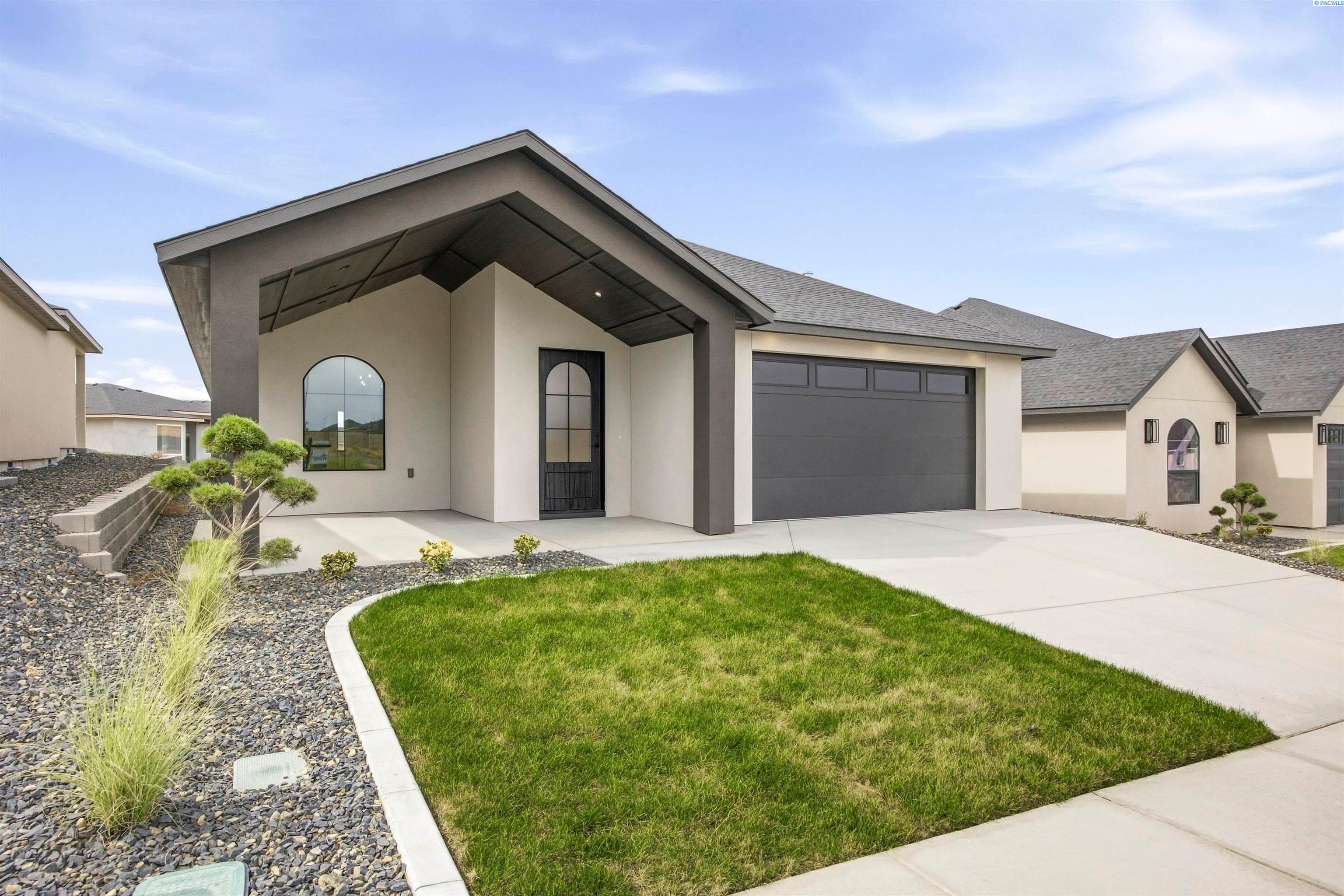 2999 Meadowlark Ave