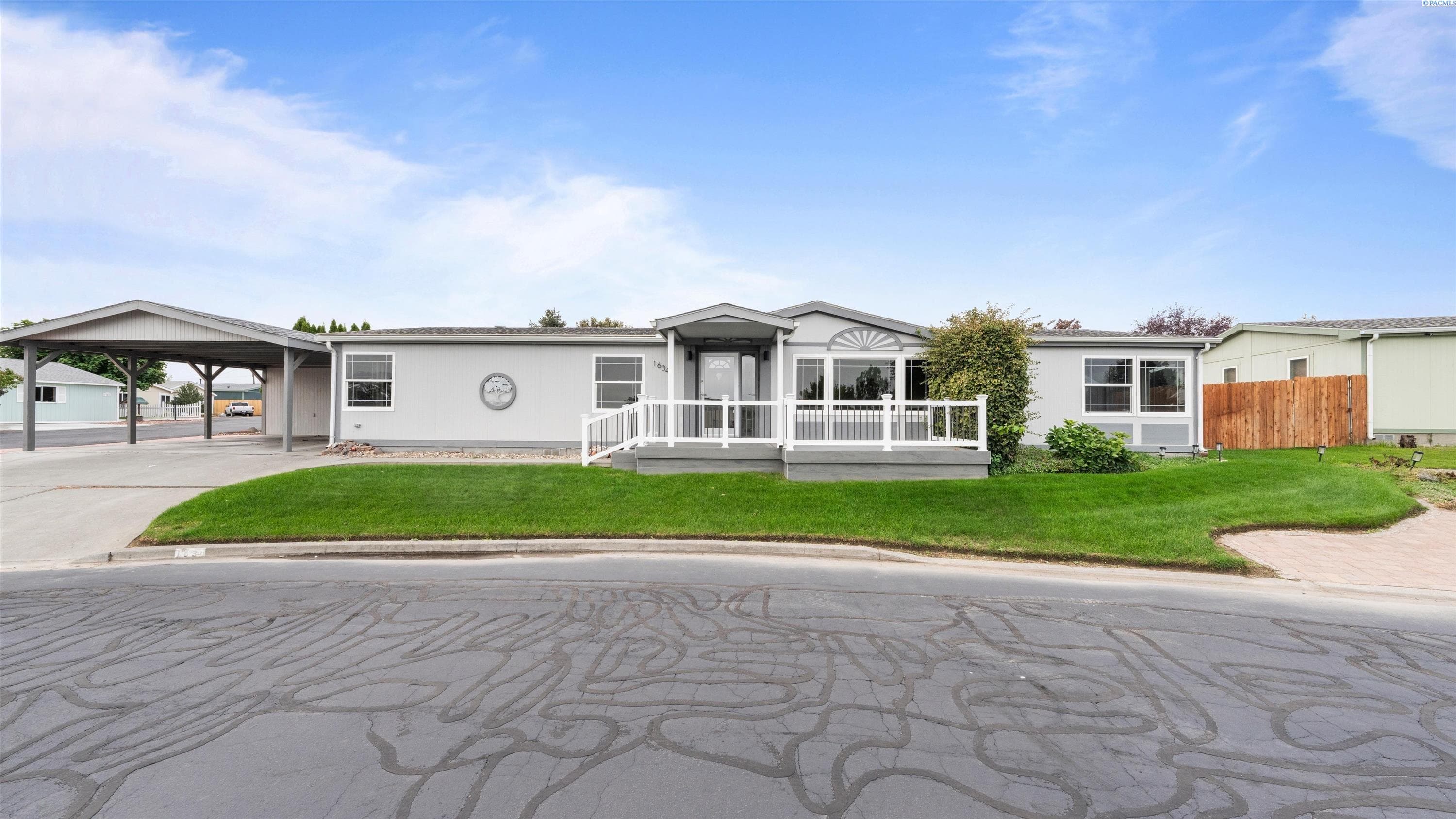 1634 Dennis PL
