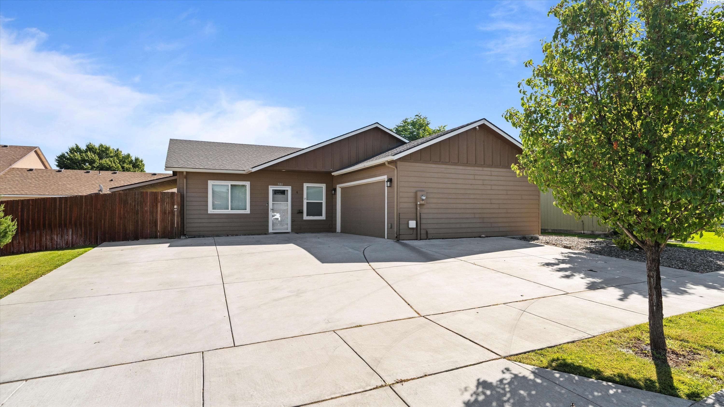 580 Harrison Pl