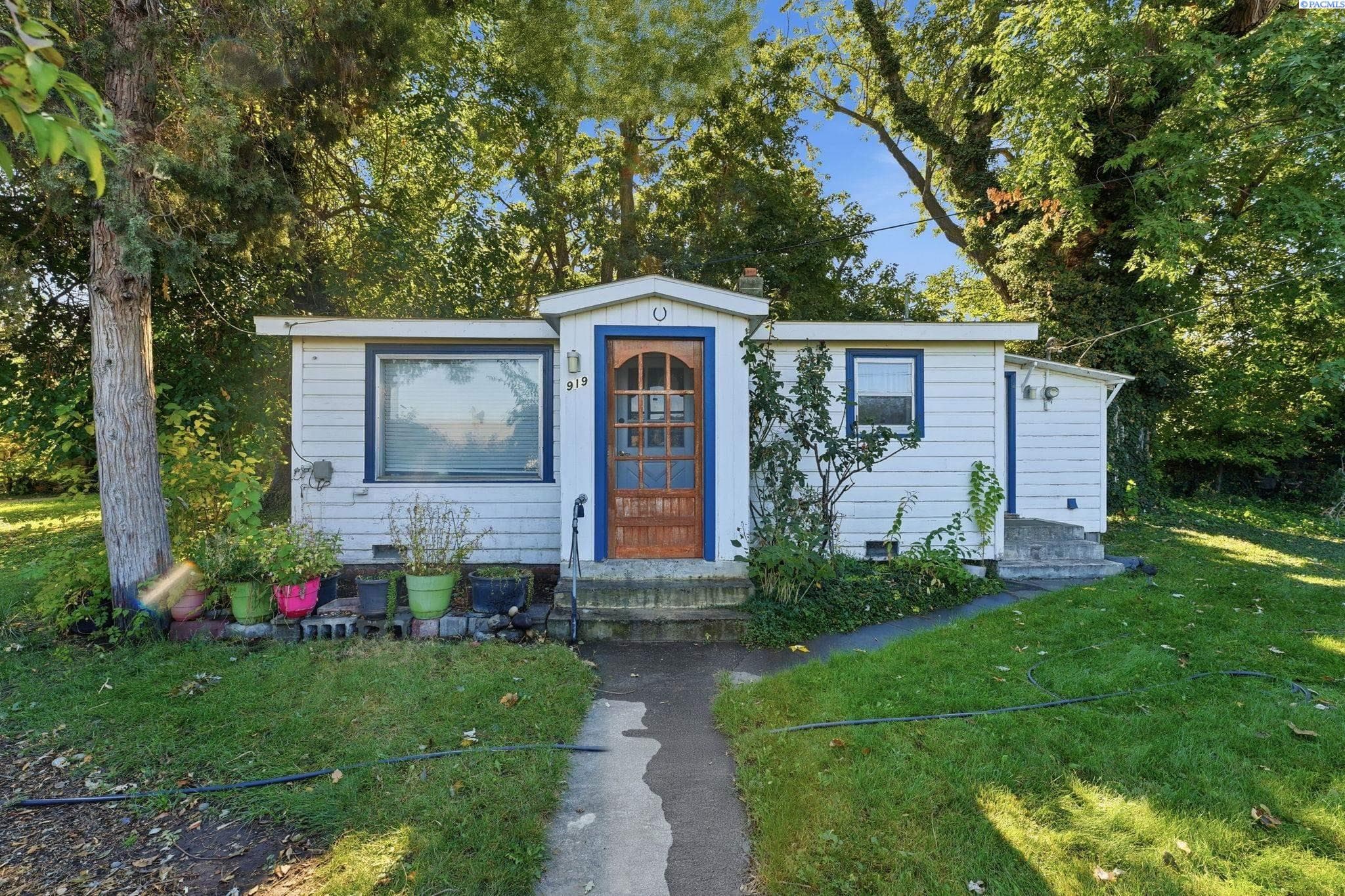 919 Canal Drive