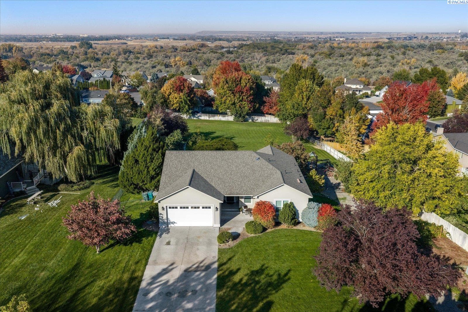 210 Windwood Ln