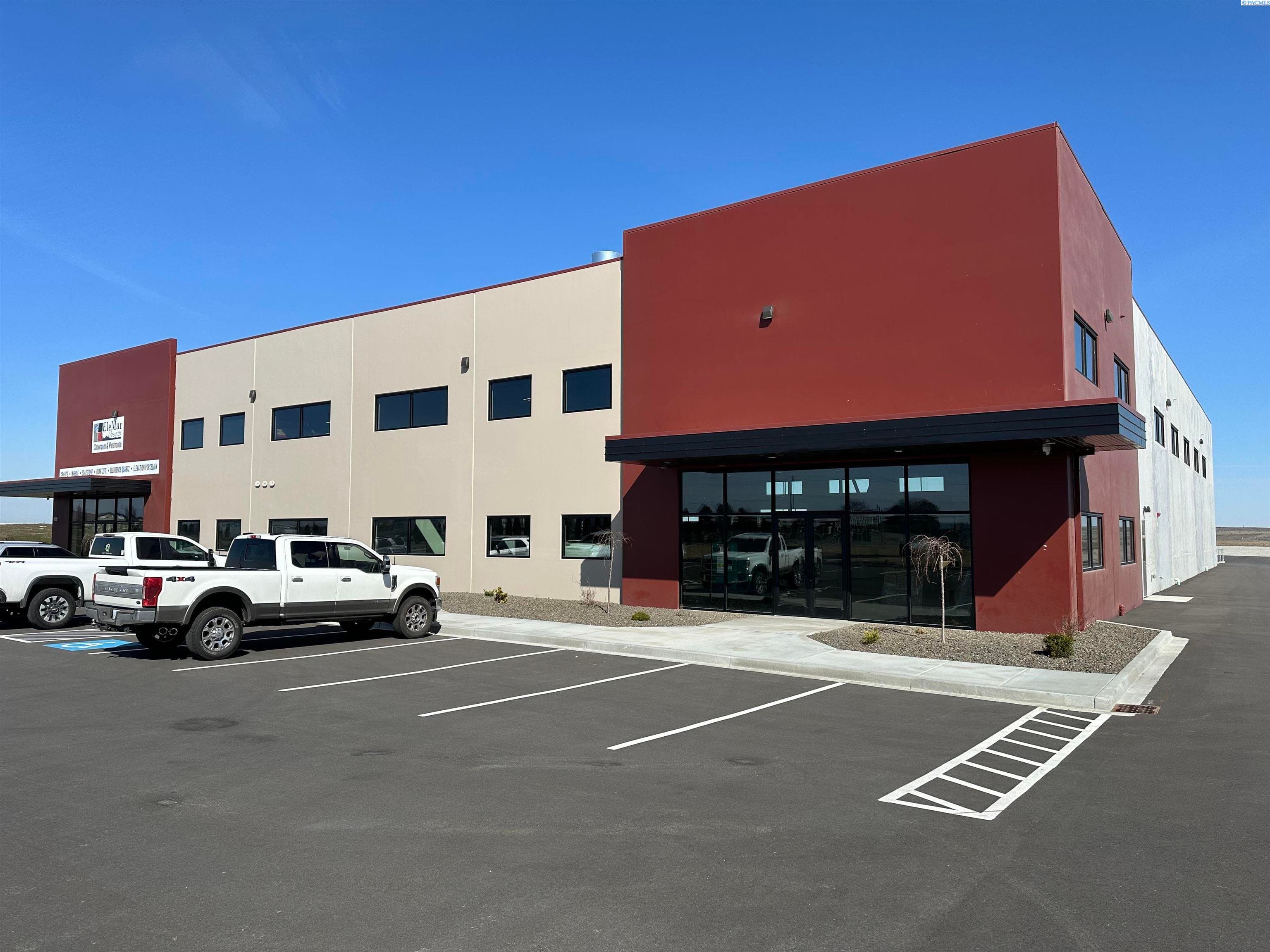 1879 Commercial Ave