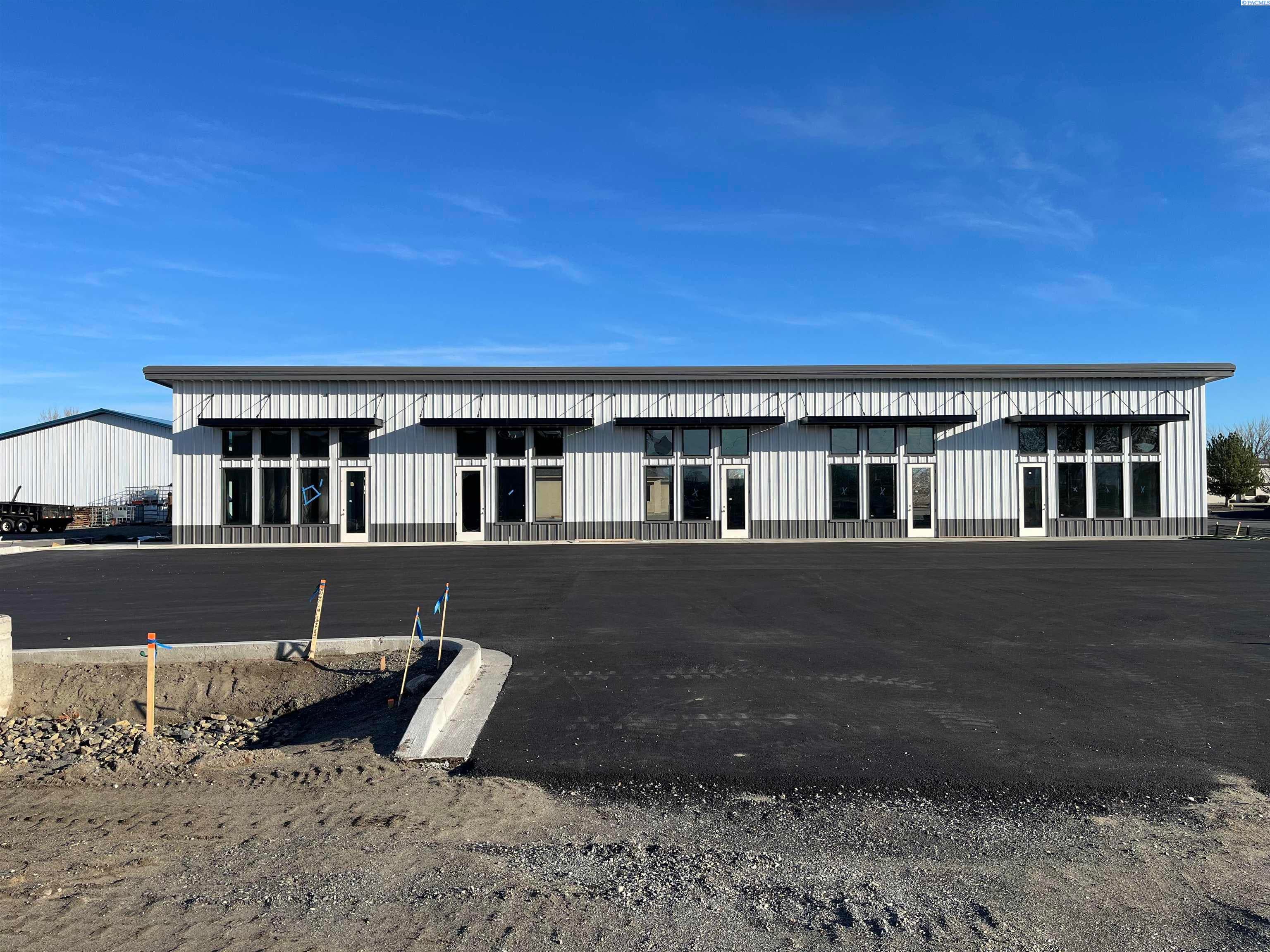 2402 Henderson Loop