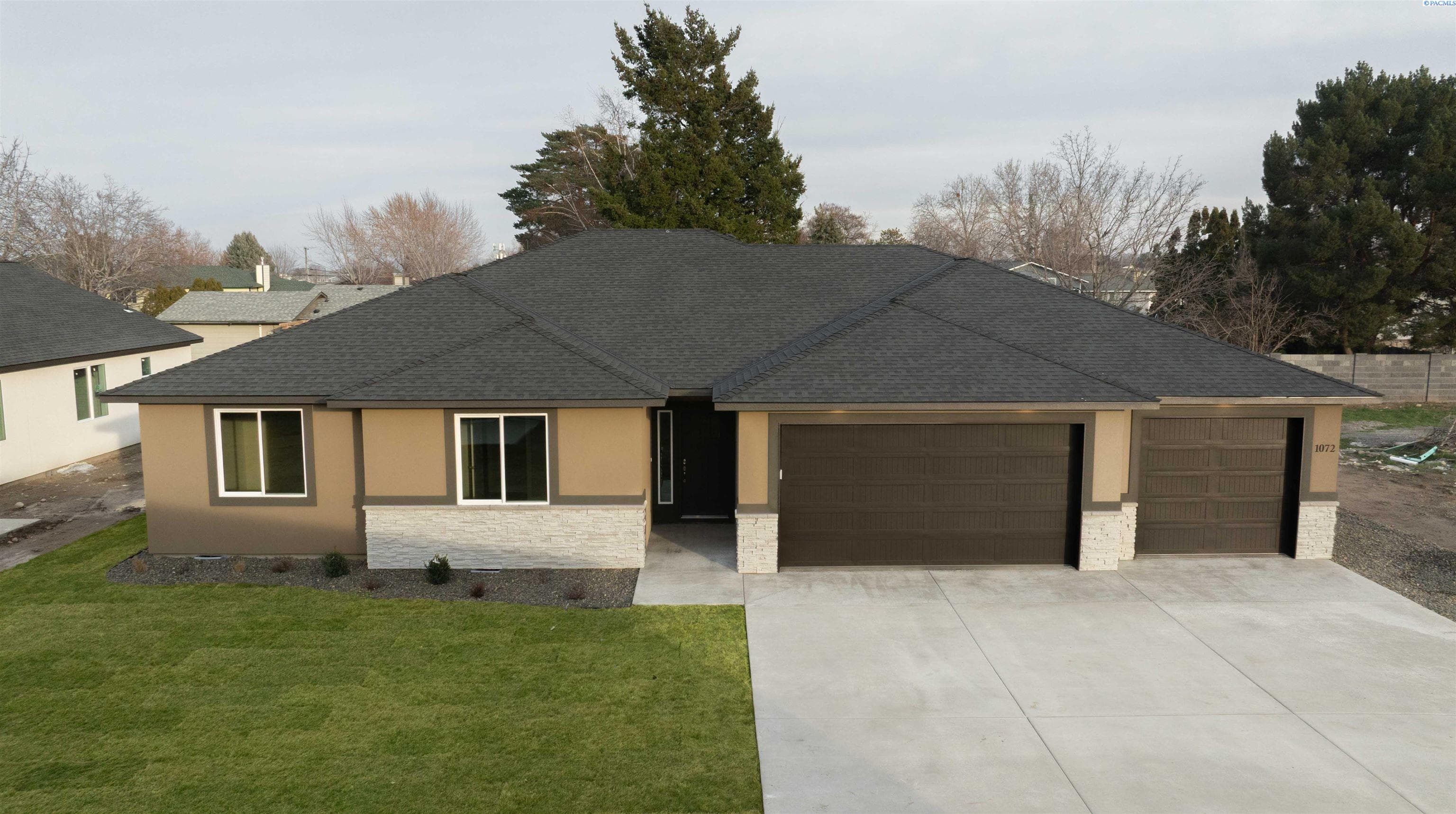 1072 Grant Place