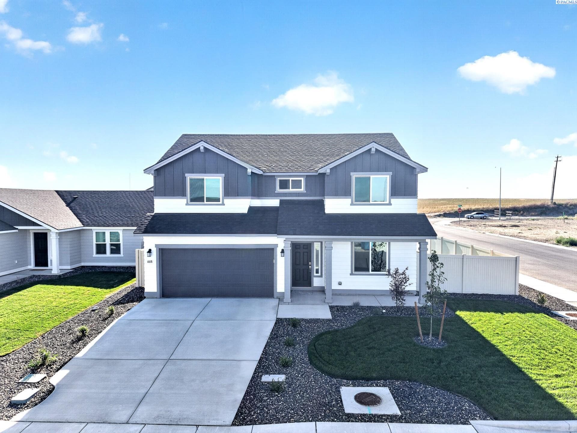6616 Desert Ridge Ln.