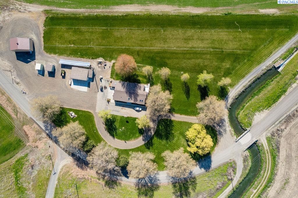 4921 Dogwood Rd