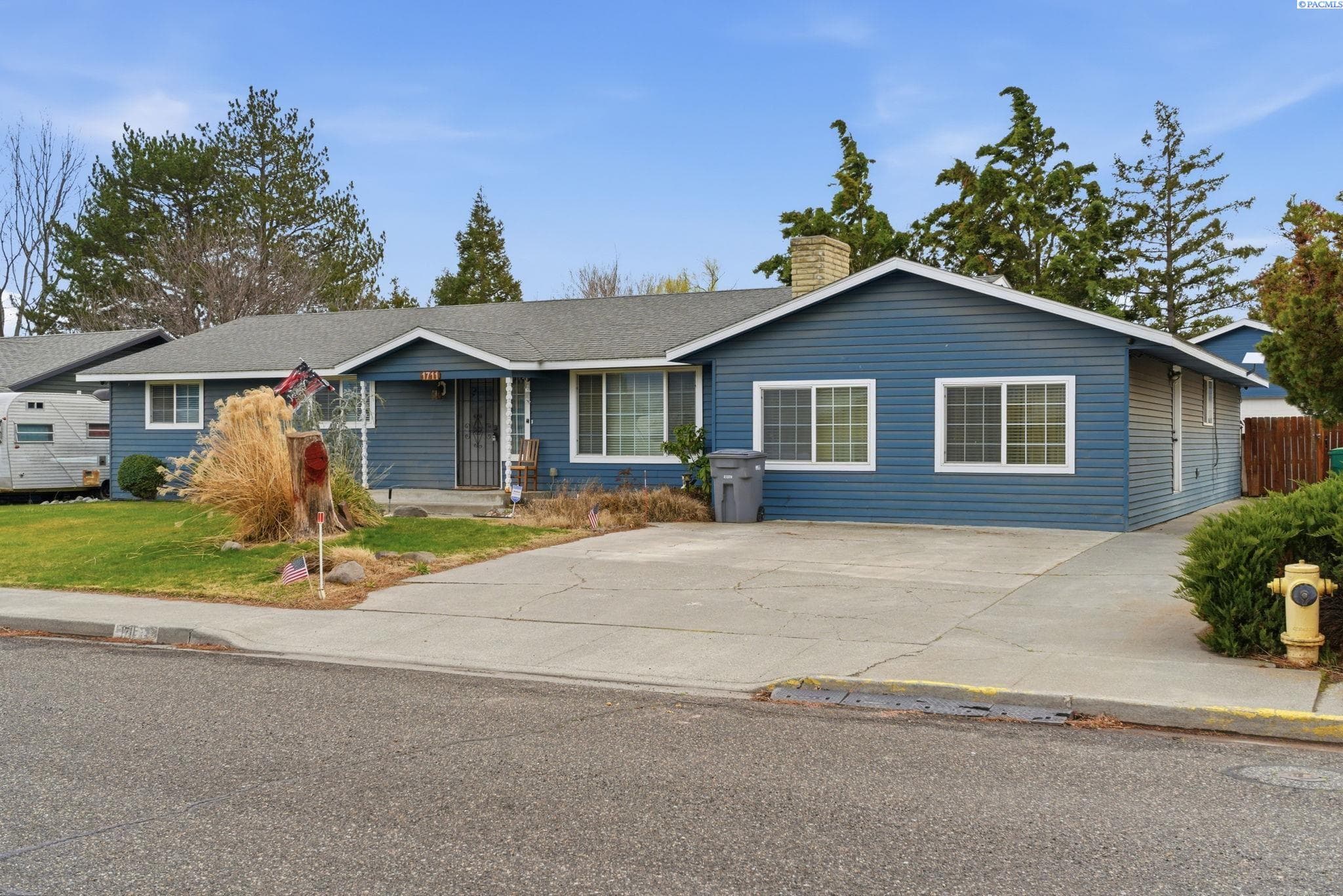 1711 15th Ave