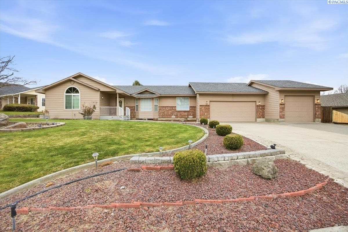 3810 Buntin Loop
