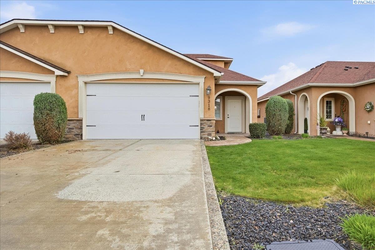 9318 Majestia Lane
