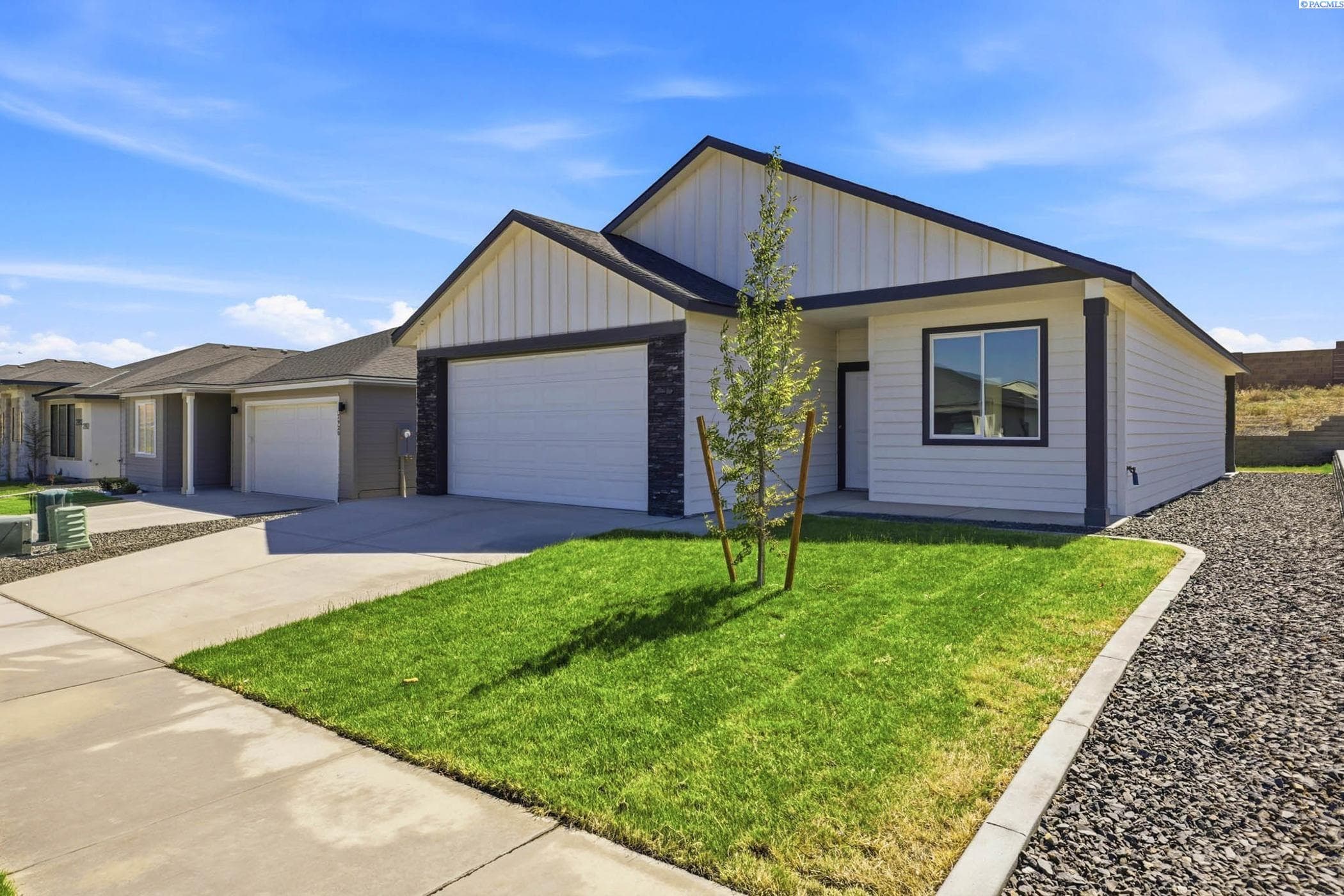 2928 Meadowlark Ave