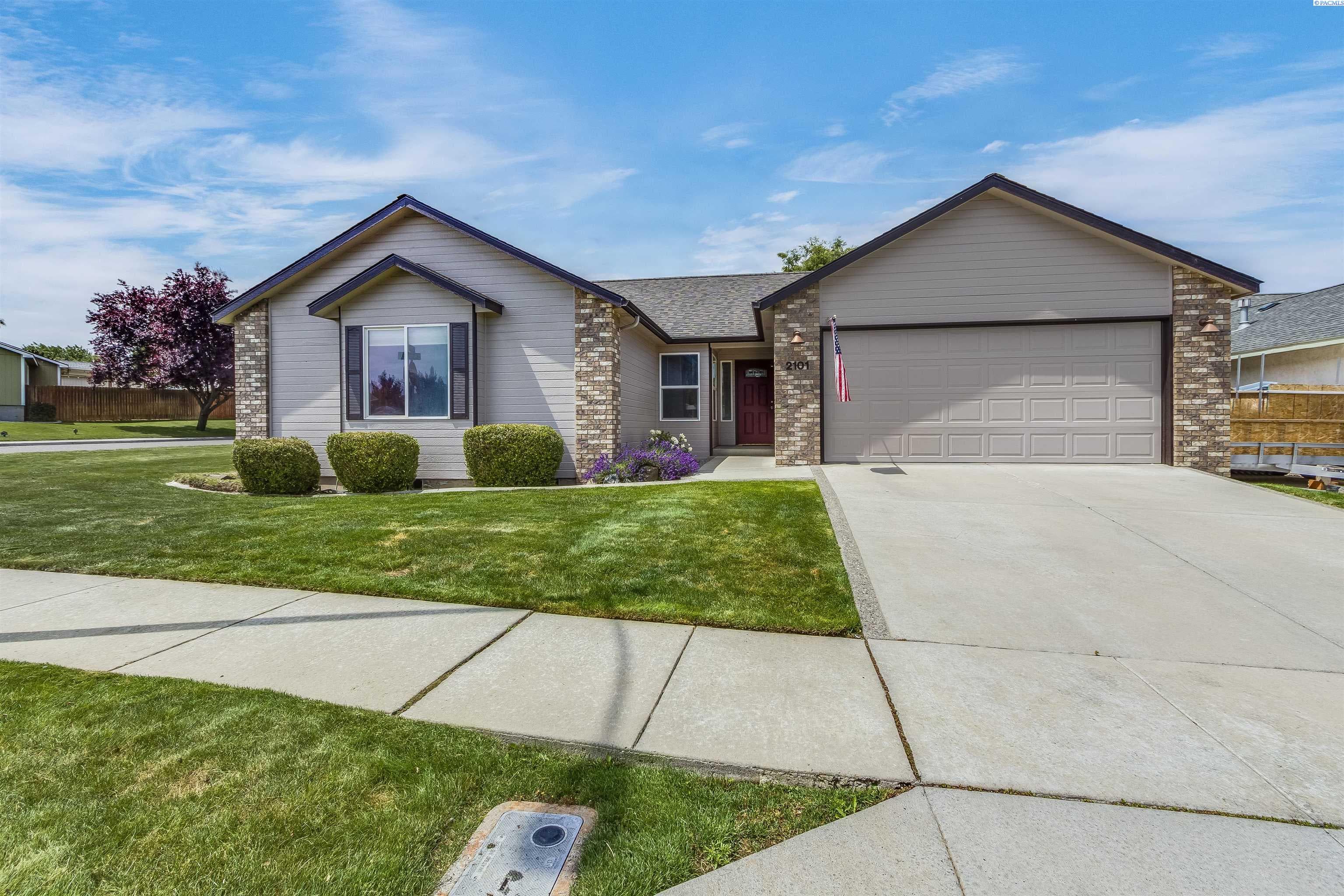 2101 Arthur Loop — photo 1