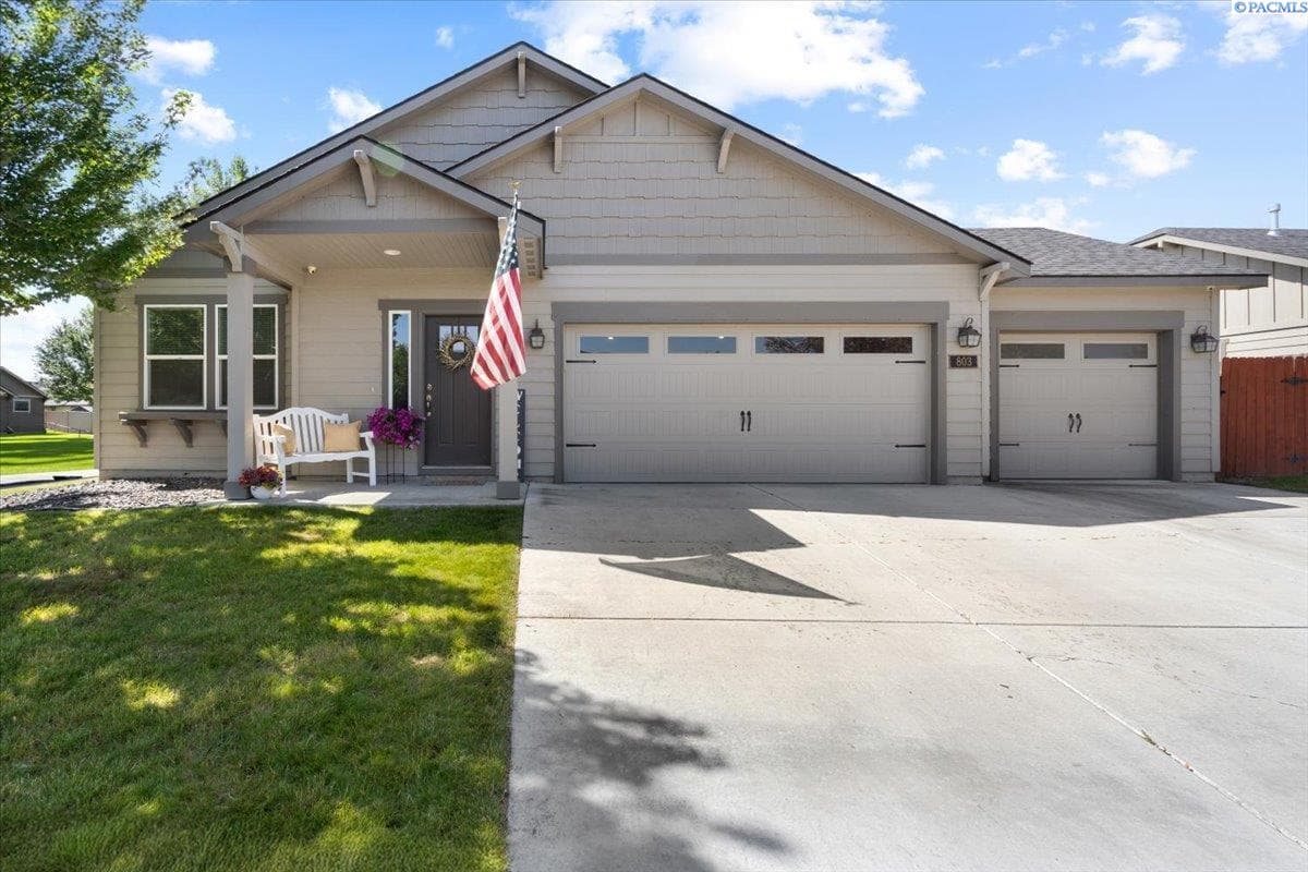 803 29th Pl