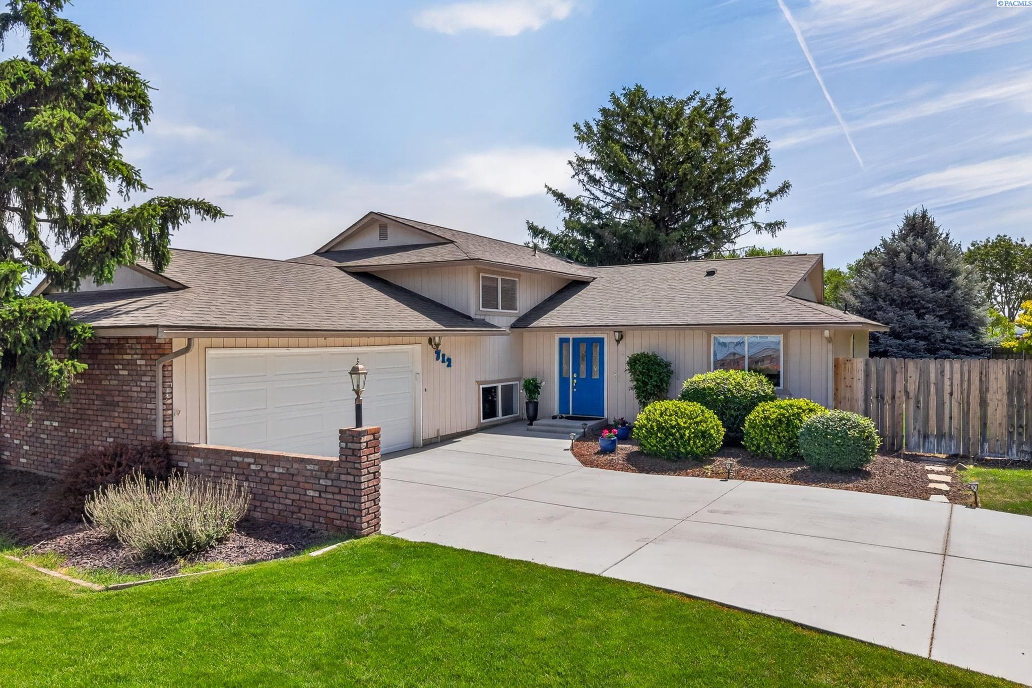 712 Reed Place — photo 1
