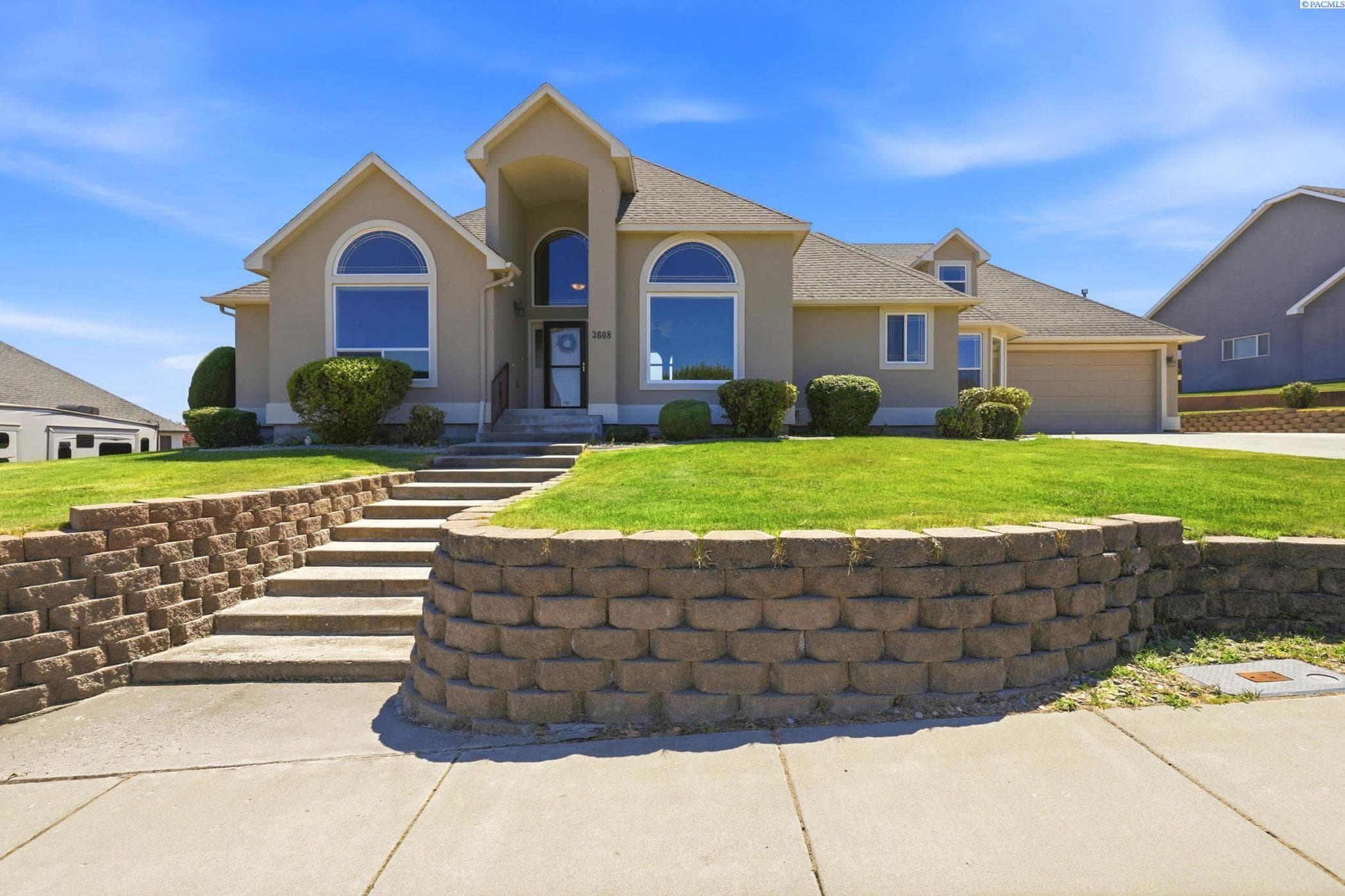 3608 Mesquite Dr