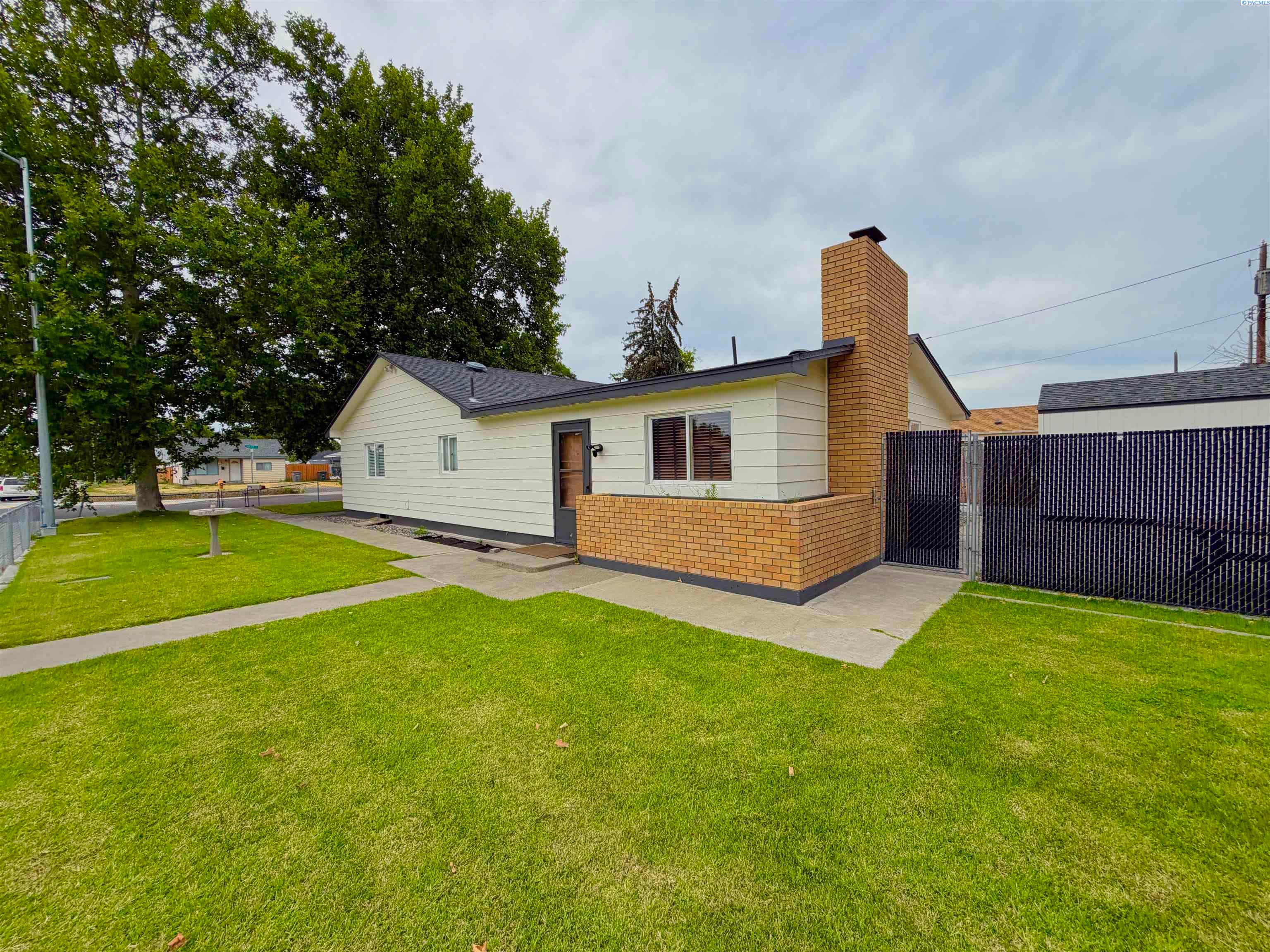 400 Sanford Ave