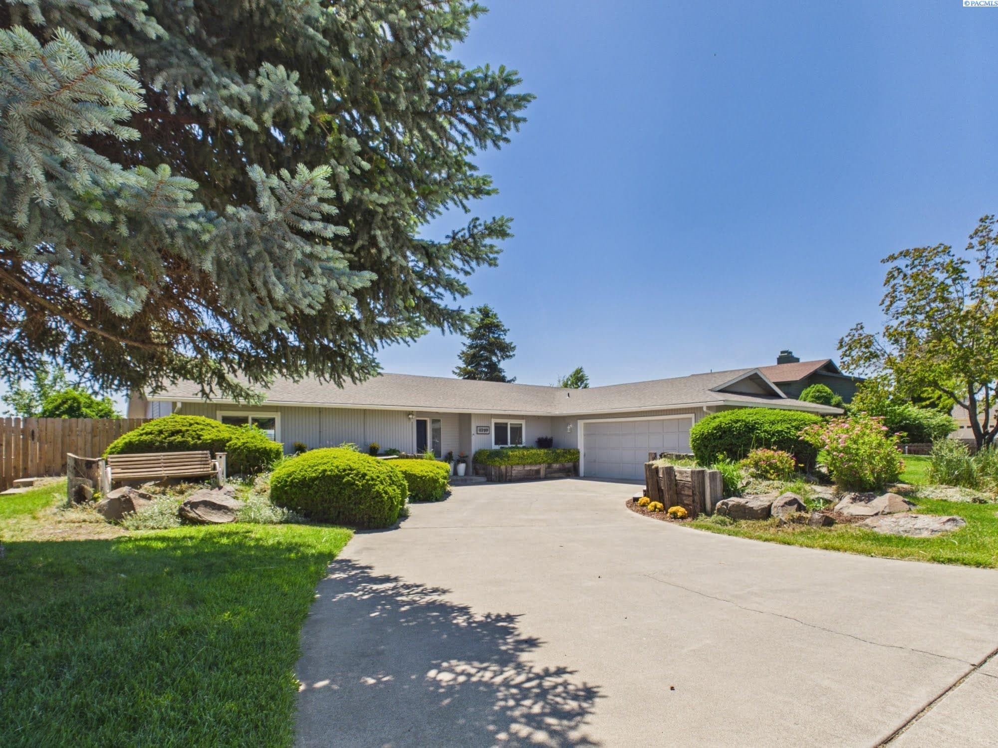 4710 Desert Plateau Drive