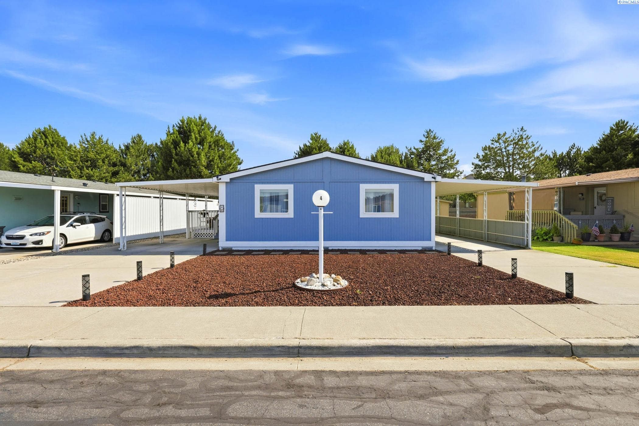 312 Columbia Center Blvd. #4