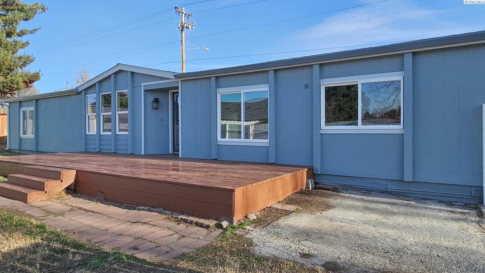 900 Gum Street — photo 1