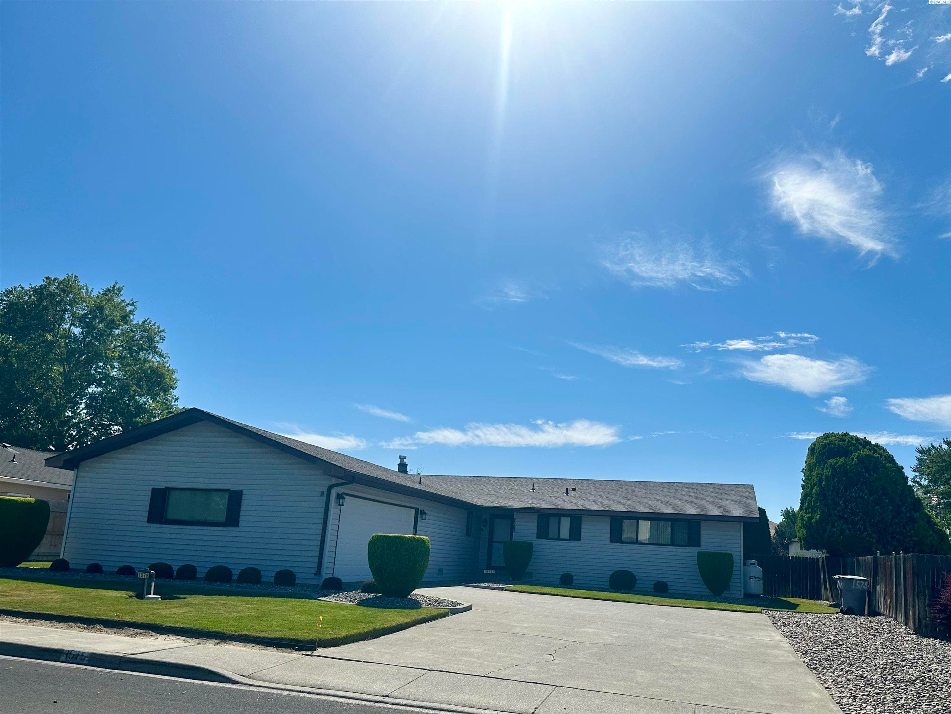 1575 Cimarron Ave.