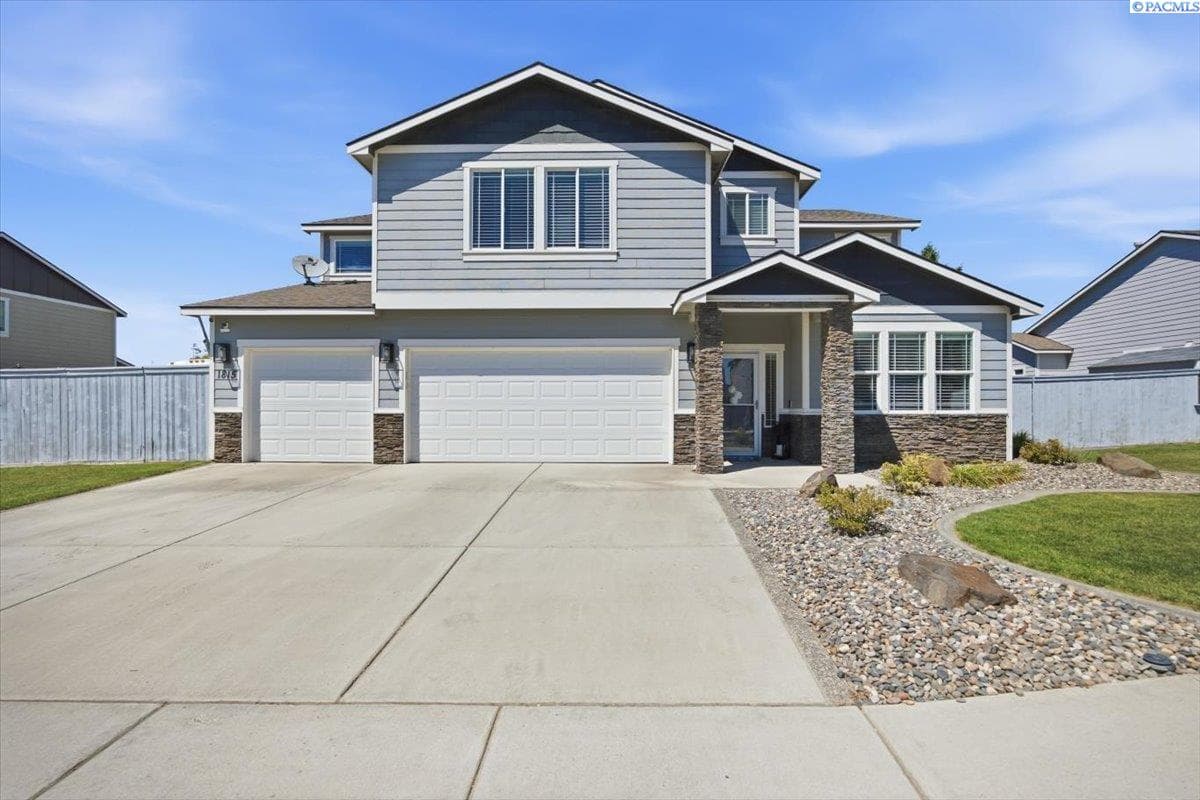 1815 Sagewood Loop