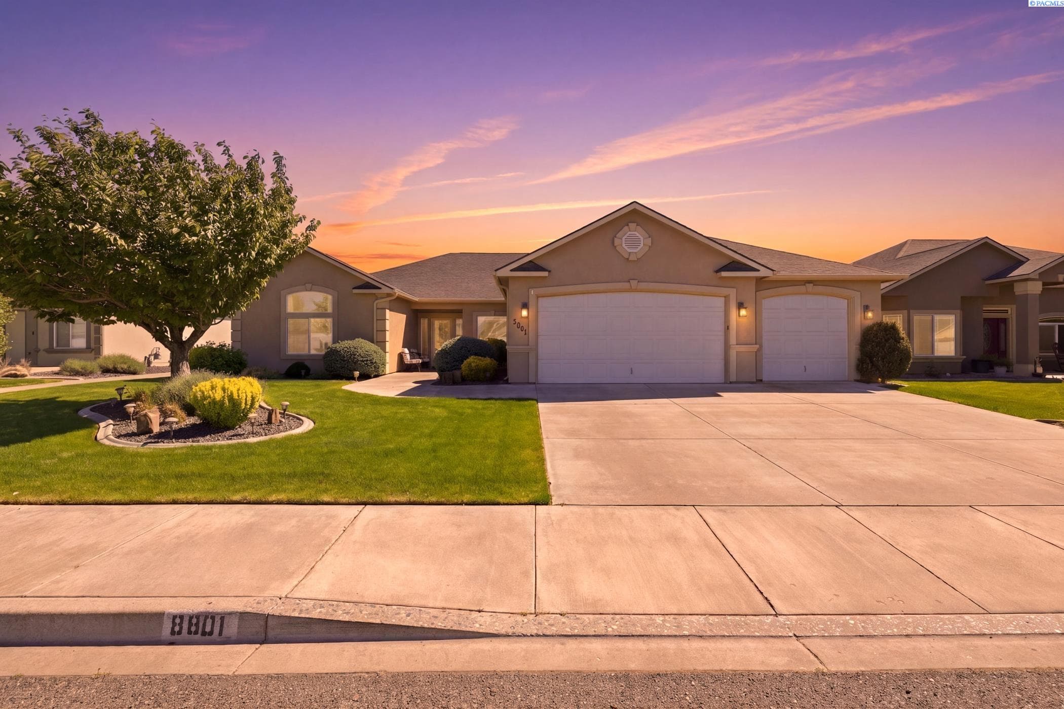 8801 Clearwater Pl.