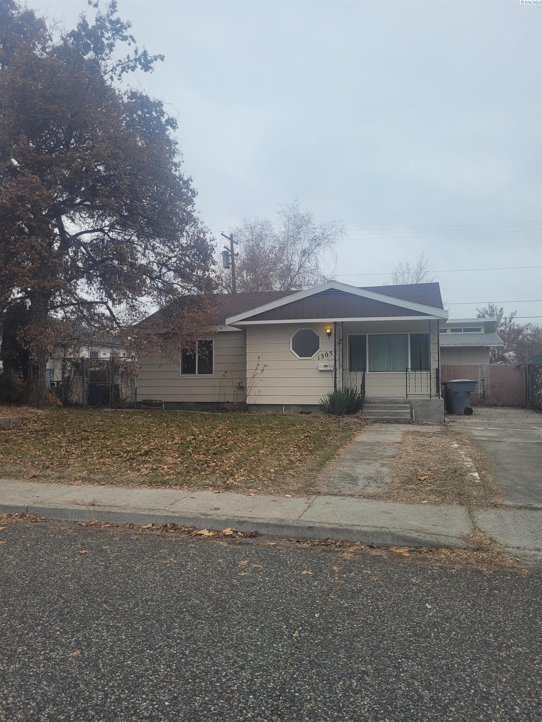 1305 Sanford — photo 1