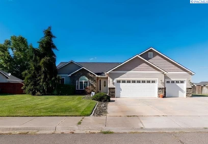 4307 Segovia Dr