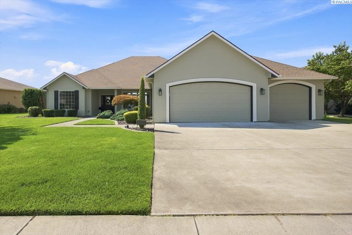 3033 Riverbend Drive