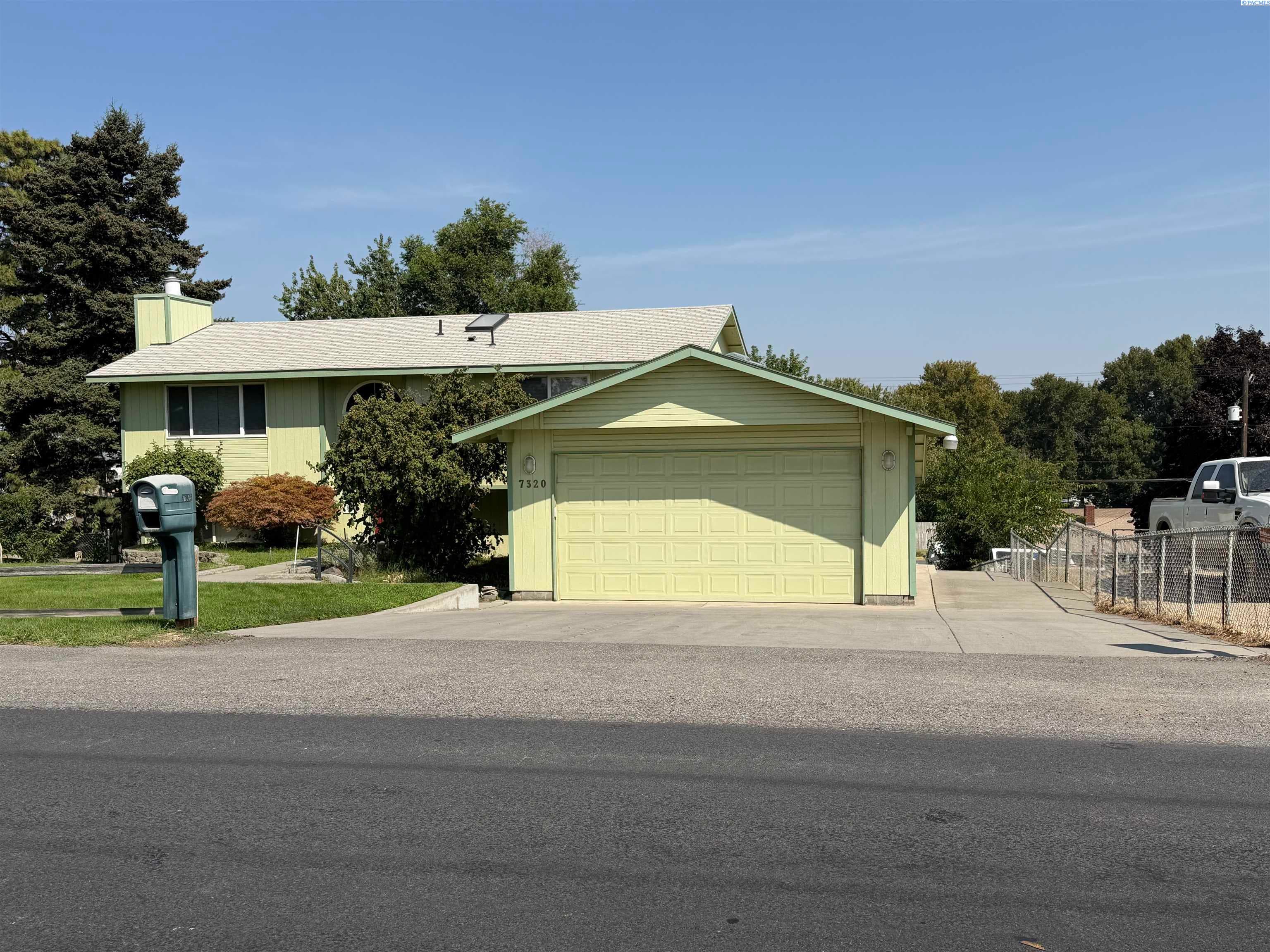 7320 Yellowstone Ave