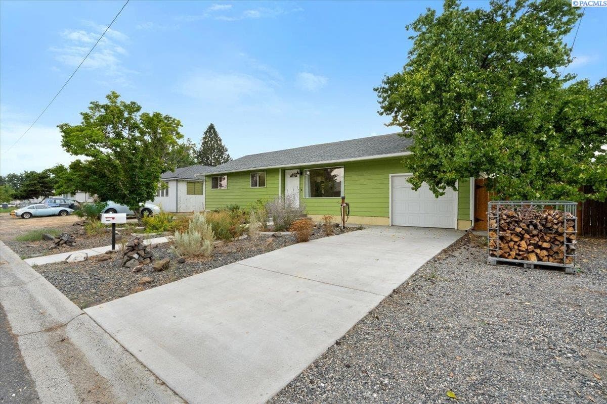 2035 Blue Ave