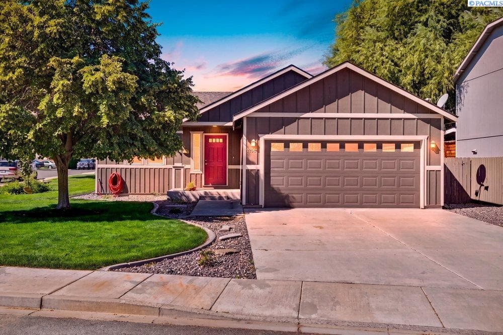 5804 Larrabee Ln.