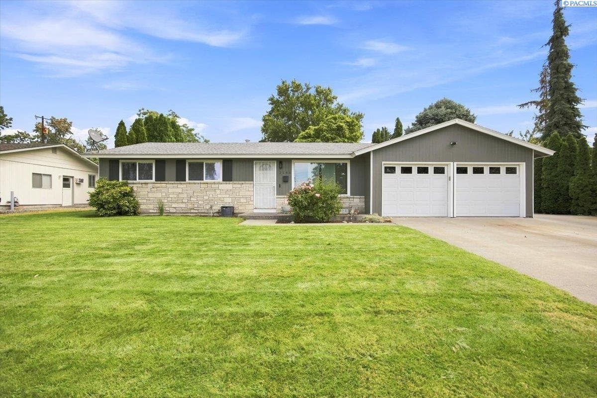 2146 Newcomer Ave