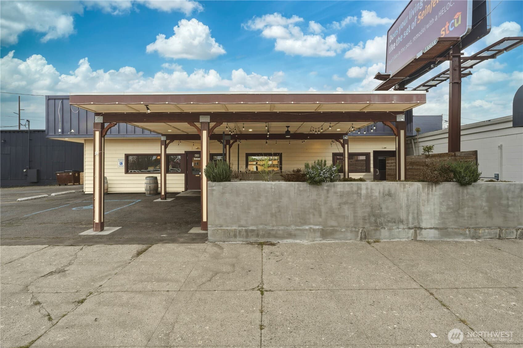 430 MAIN Street — photo 1