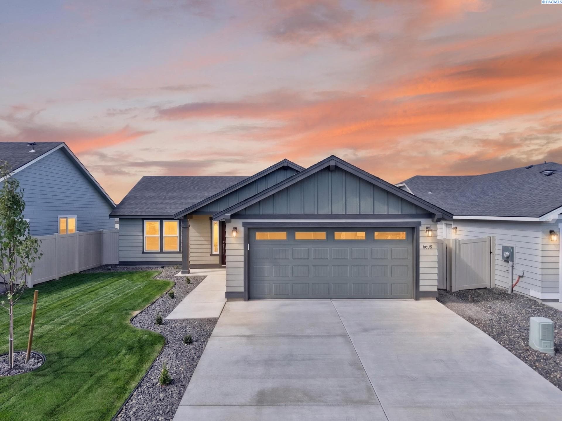 6608 Desert Ridge Ln.