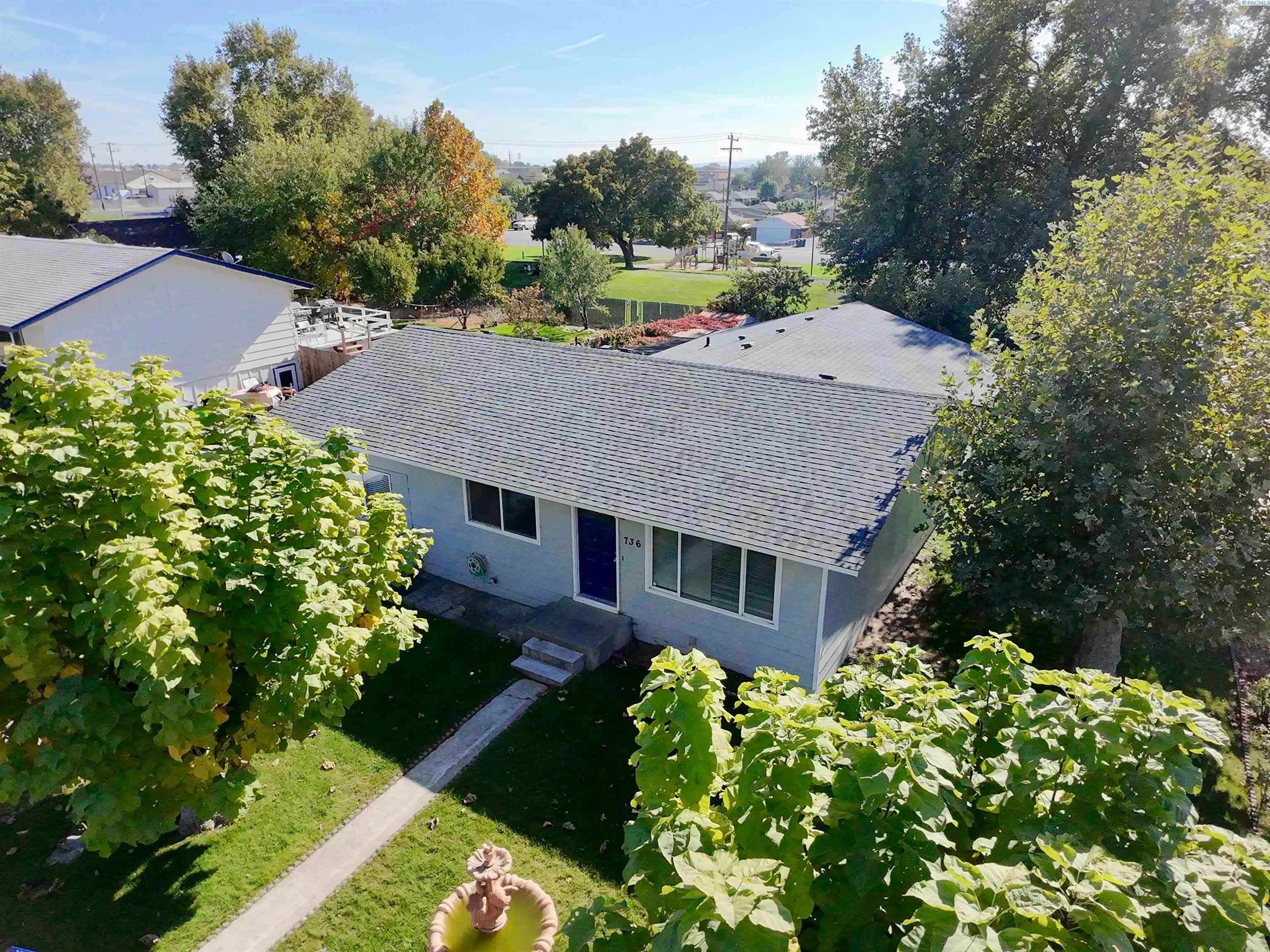 736 W Leola St
