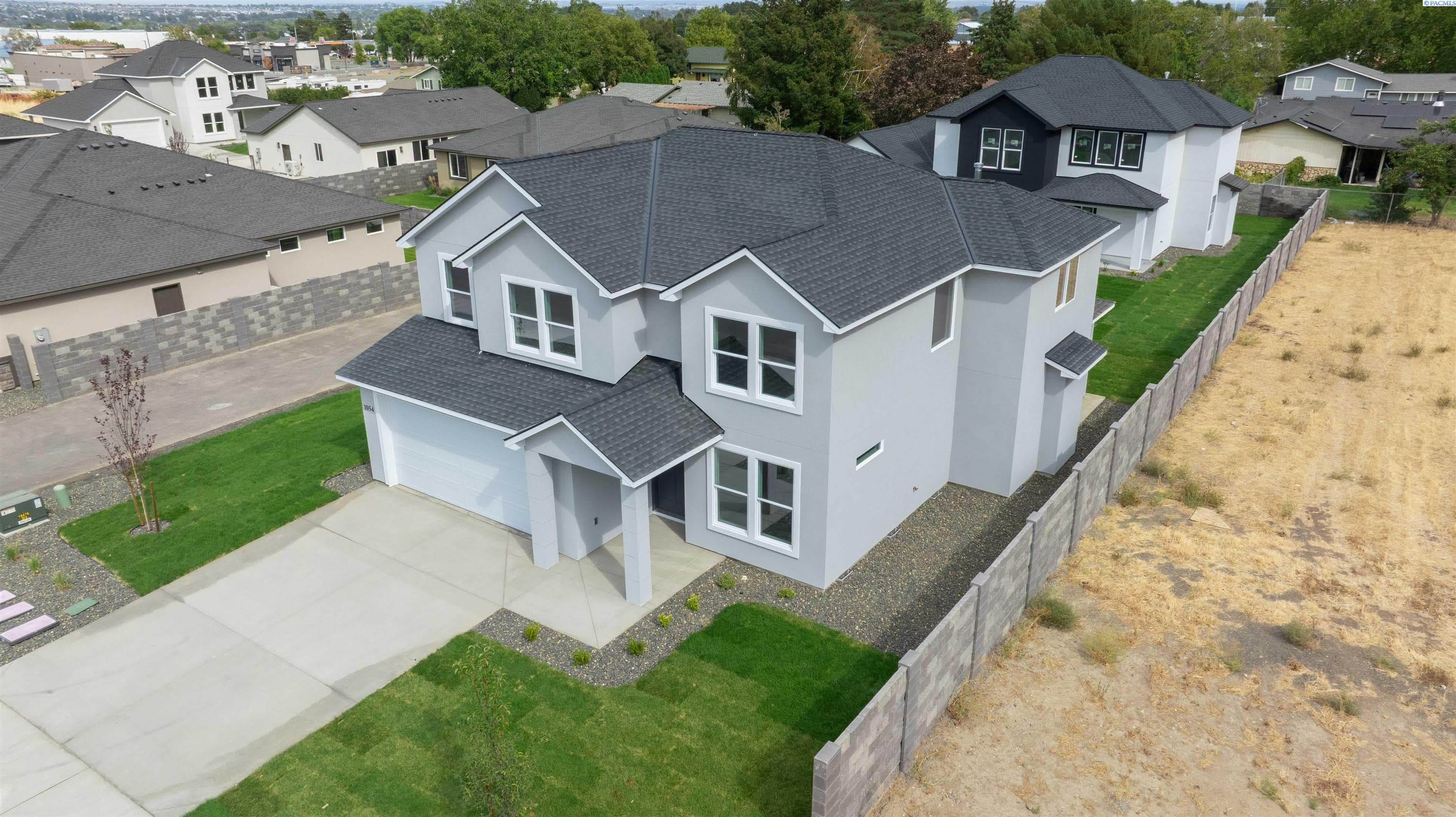 1054 Grant Place