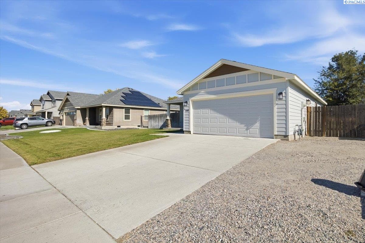 4409 Phoenix Ln — photo 1