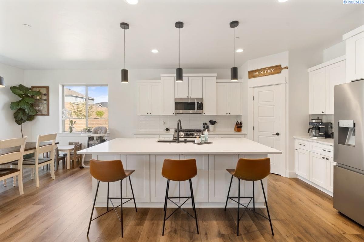 4118 Corvina St.
