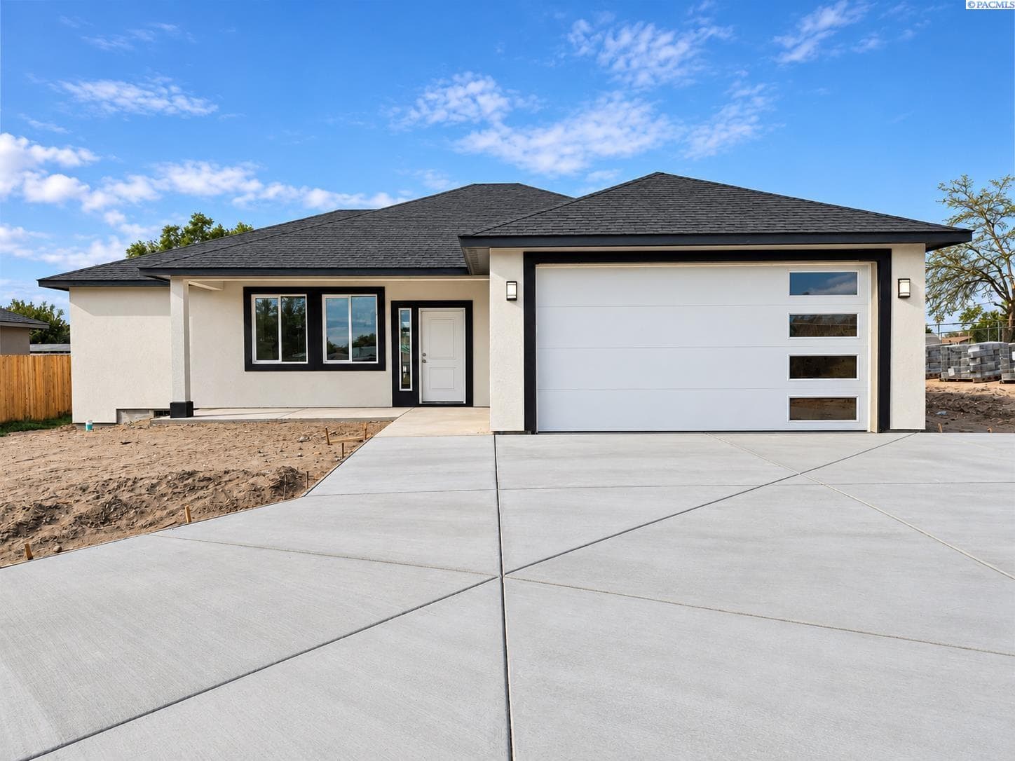 2134 Elm Pl